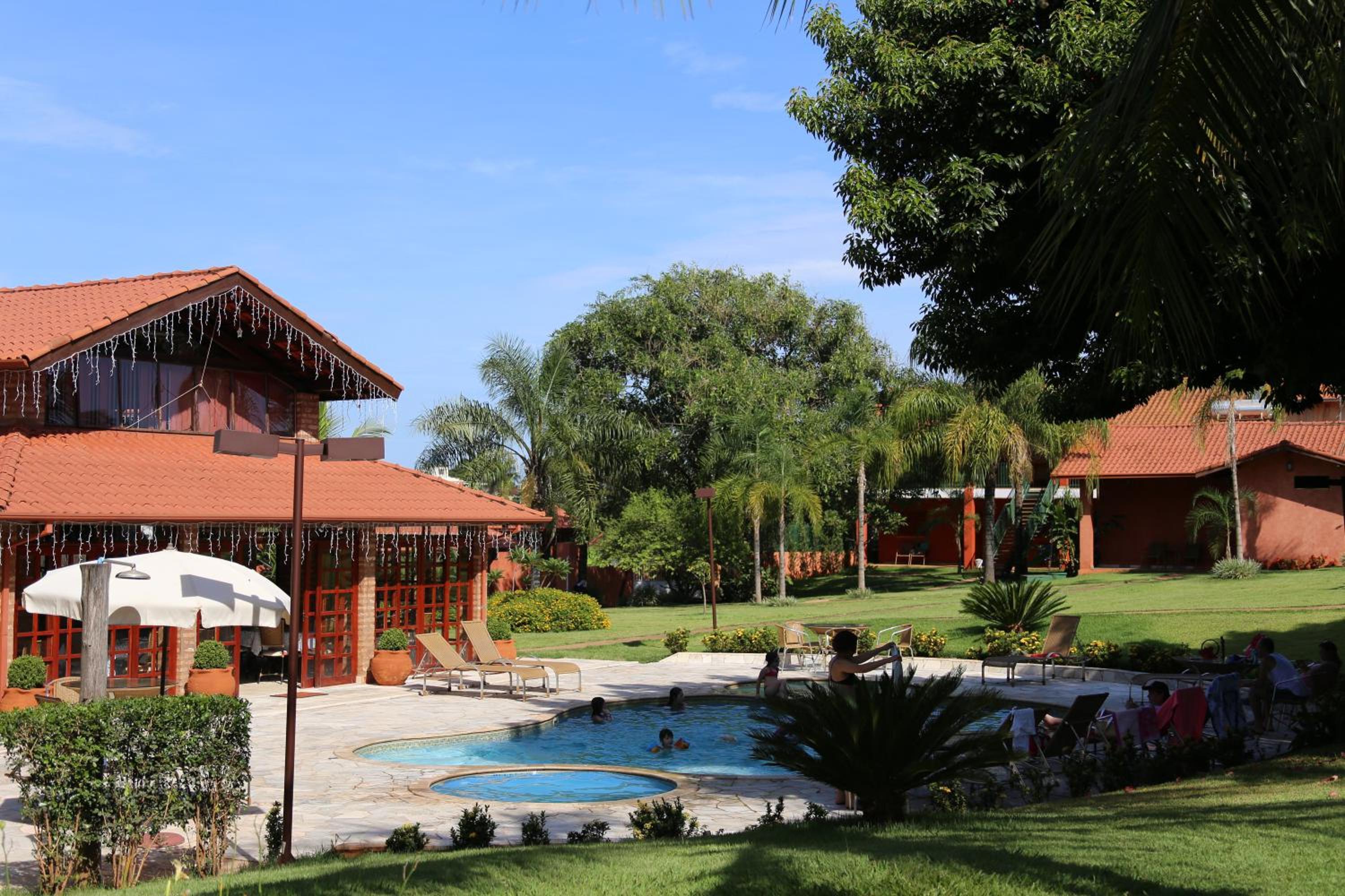 Quadruple Room with Pool View - Photo 17