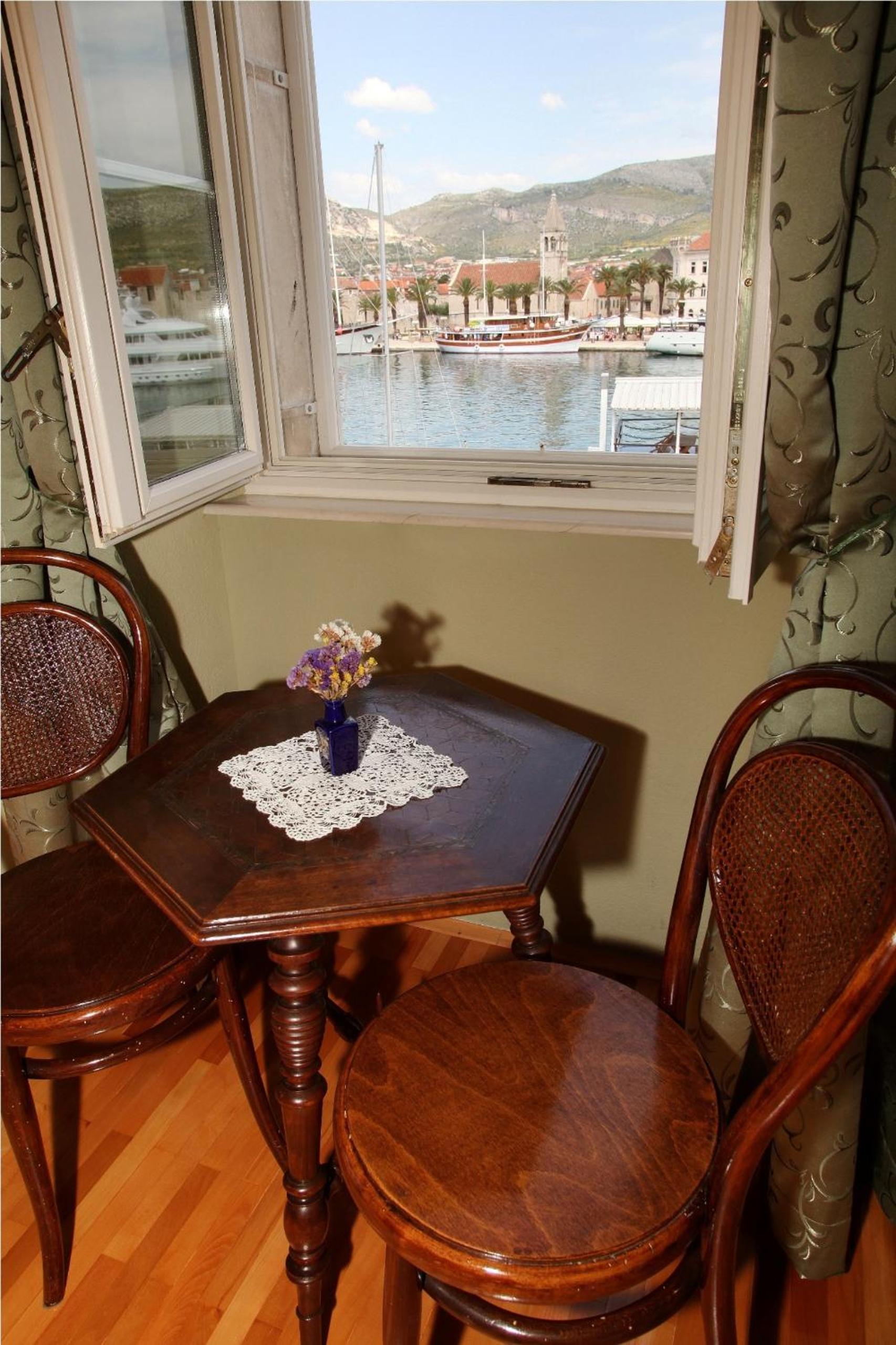 Double Room with City View - Photo 26