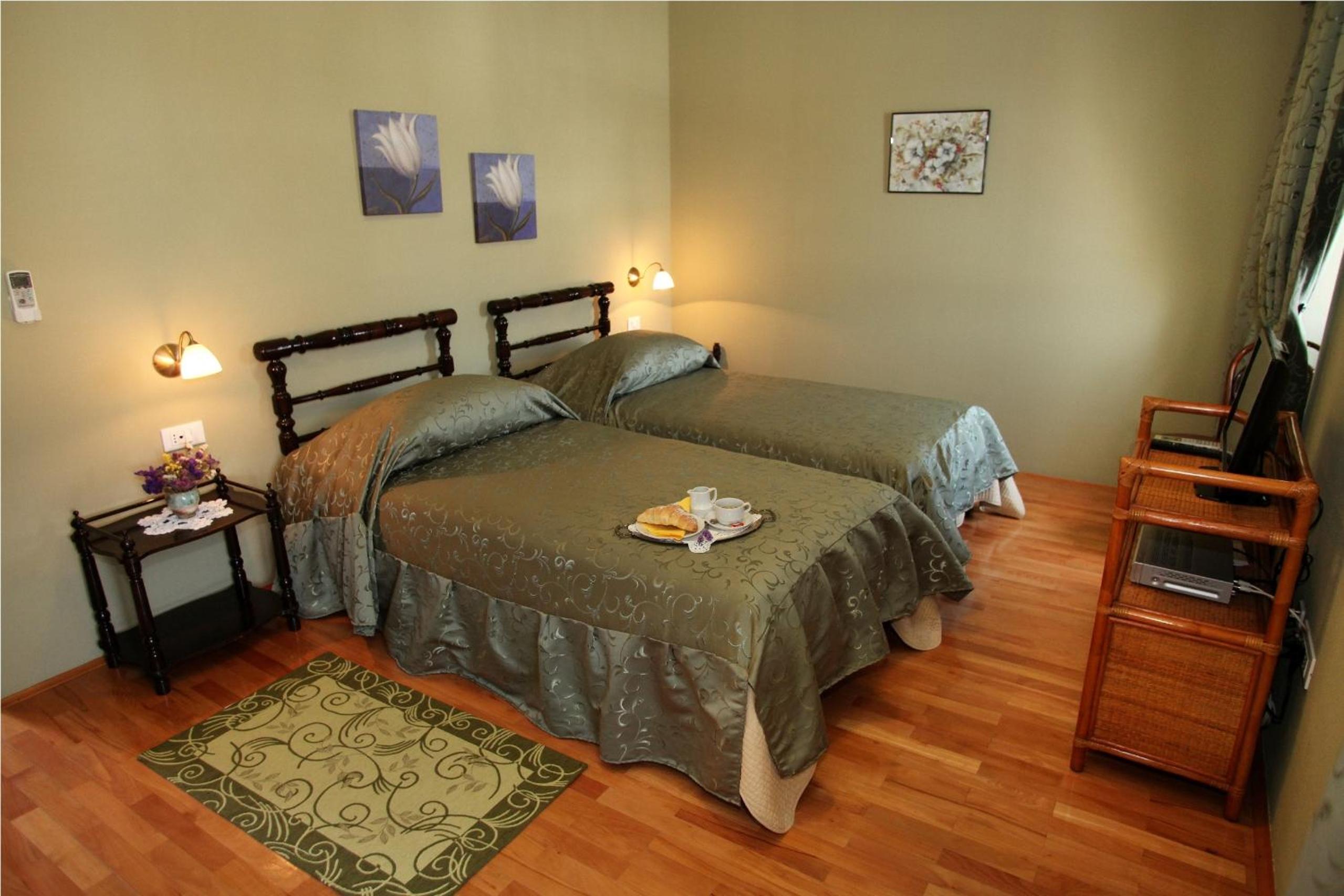 Double Room with City View - Photo 20
