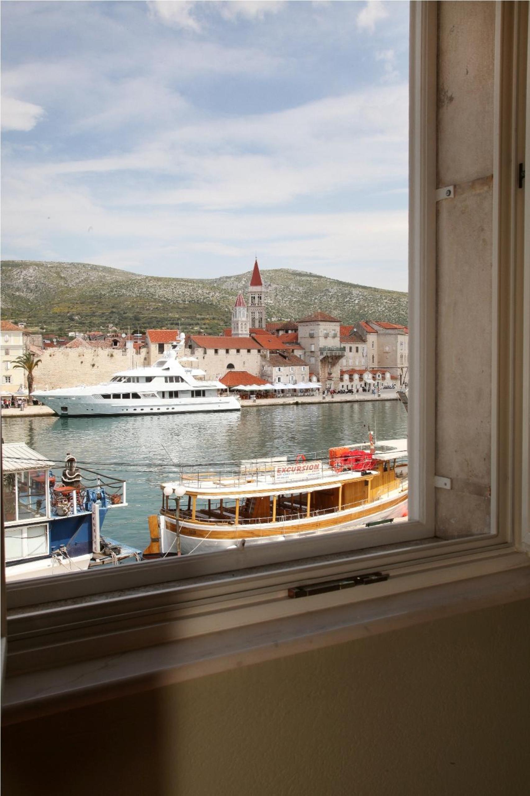 Double Room with City View - Photo 28