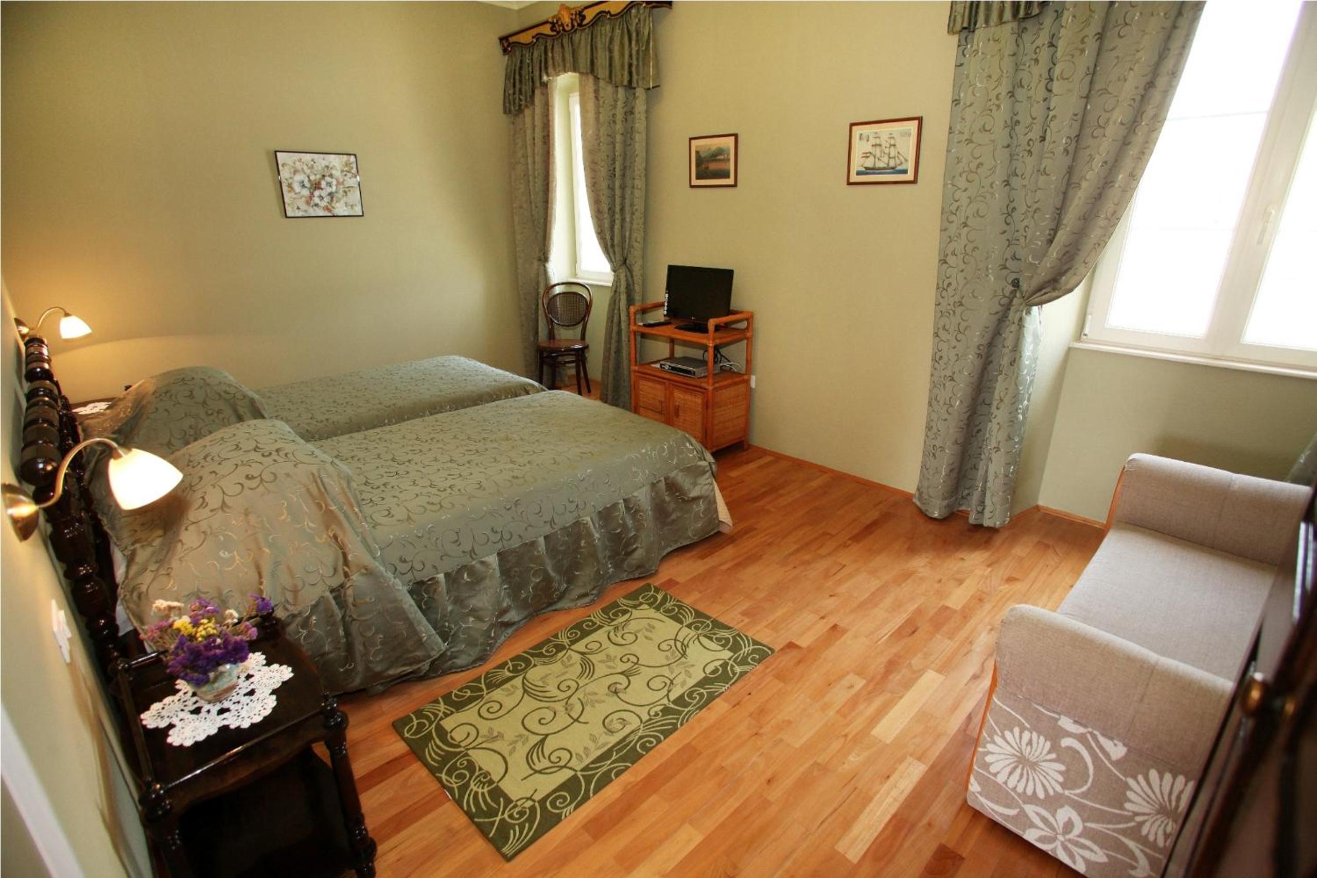 Double Room with City View - Photo 21