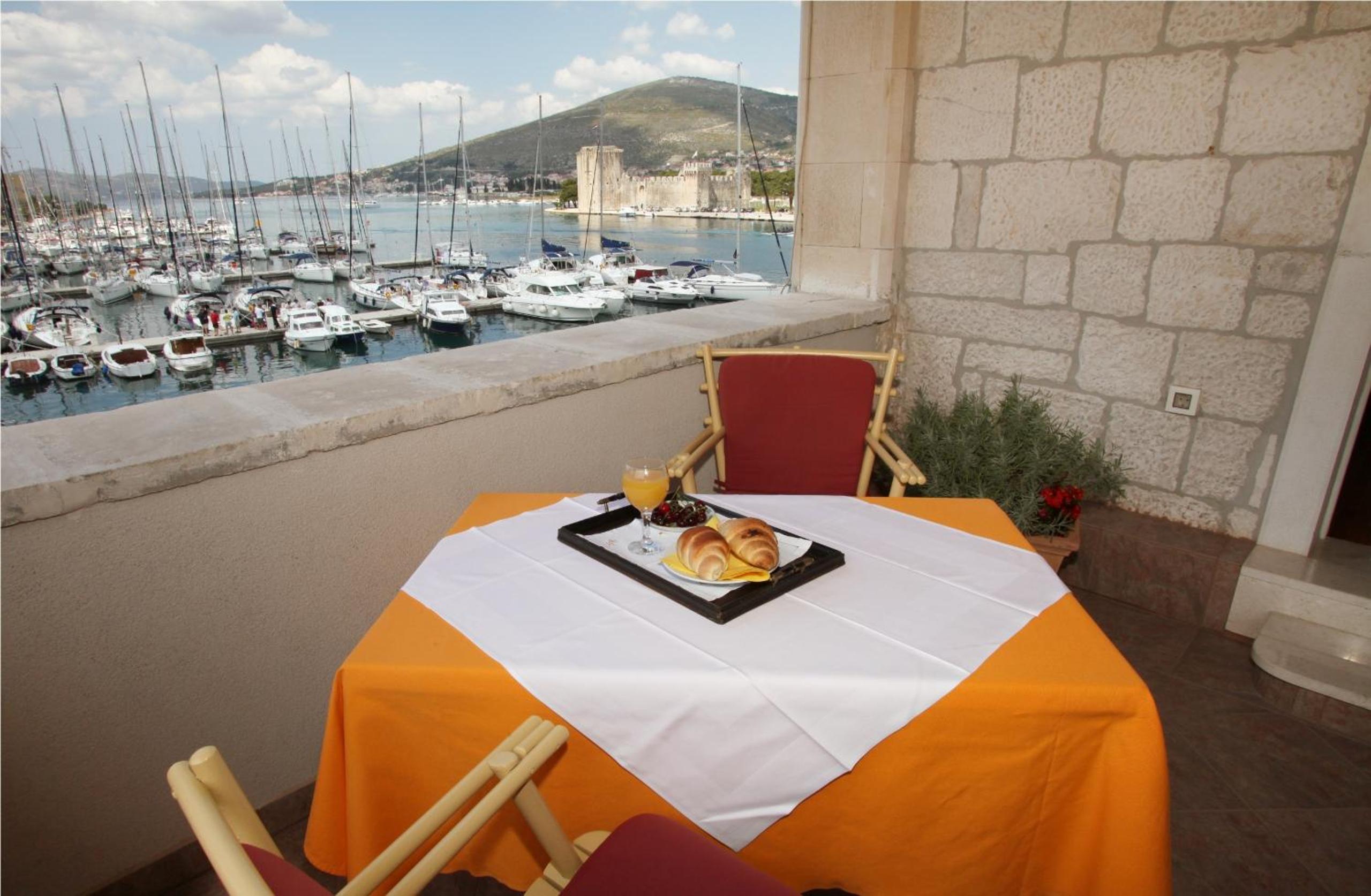 Double Room with City View - Photo 30