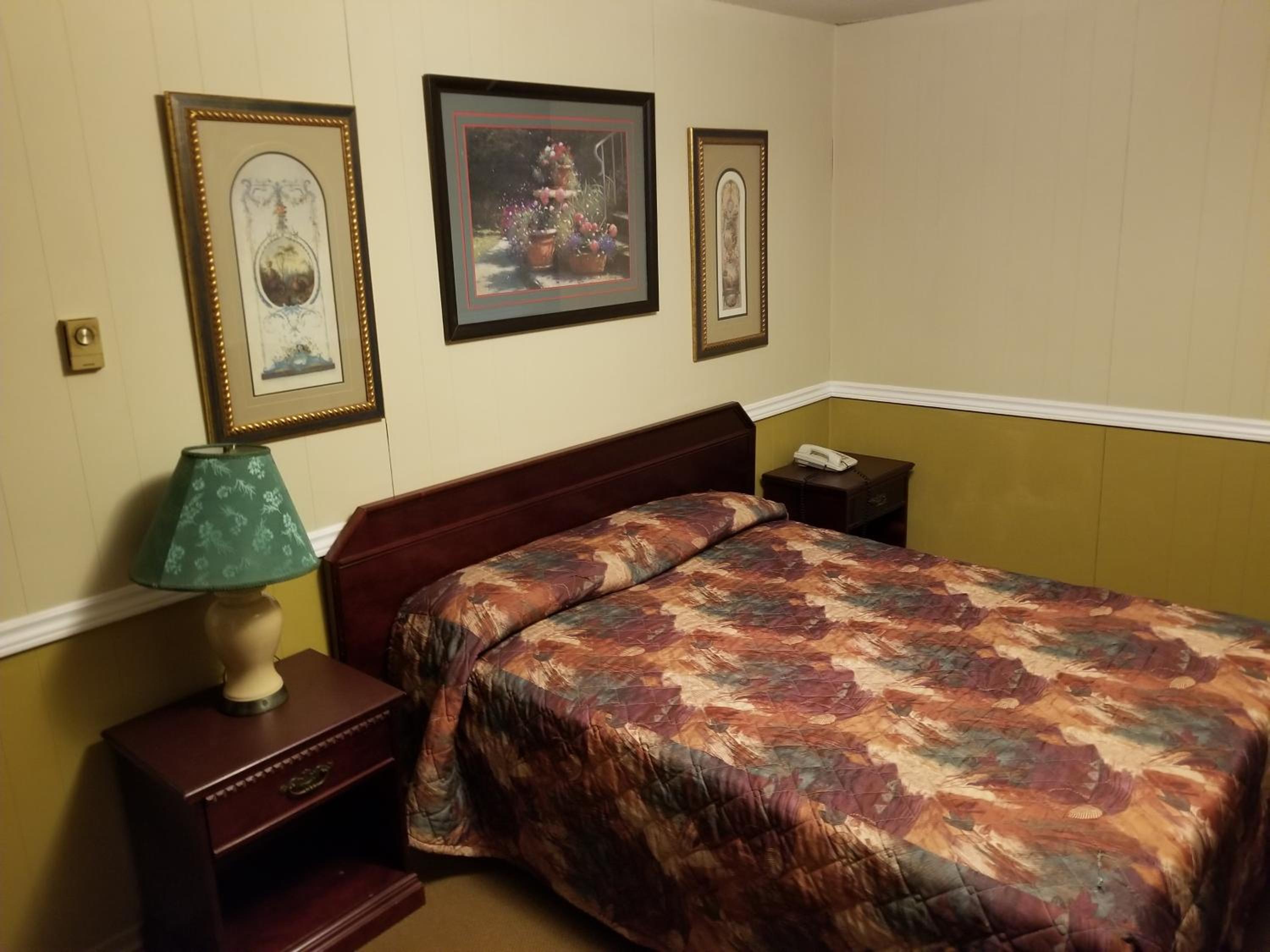 Deluxe Family Room photo 1