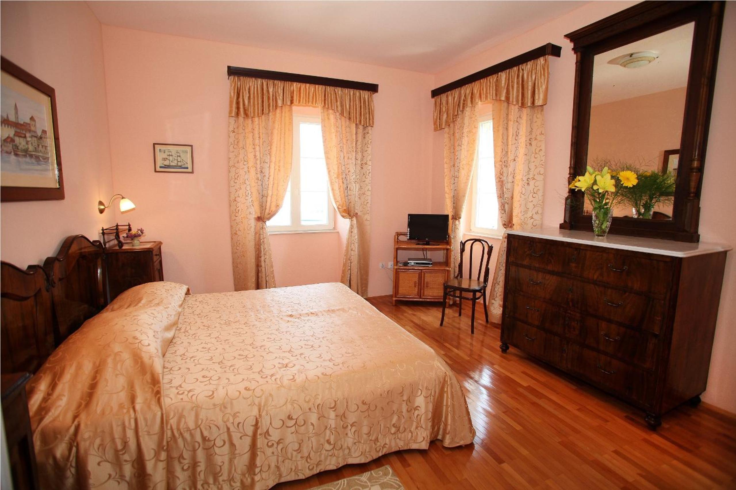 Double Room with City View - Photo 17