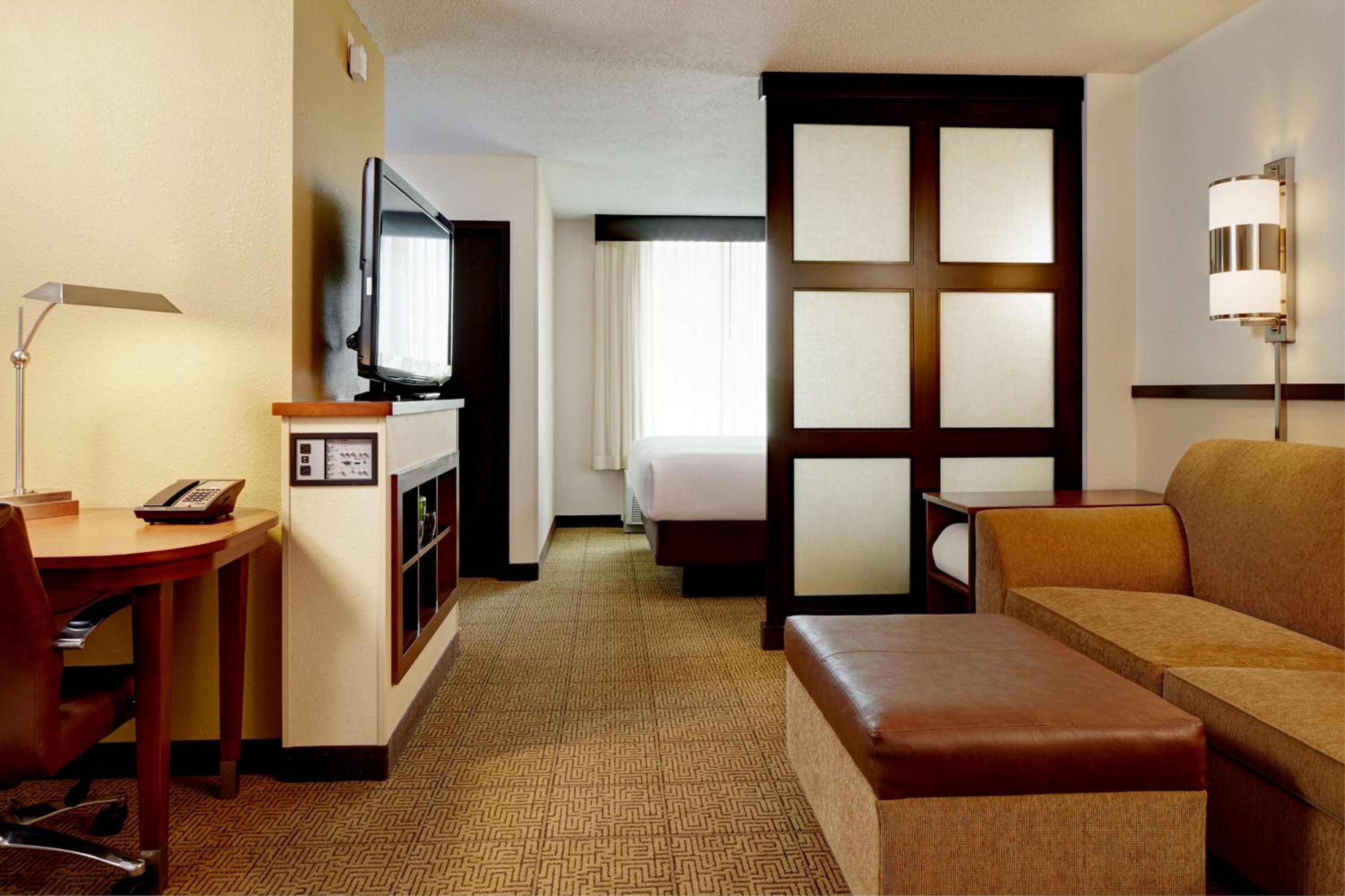 King Room with Sofa Bed - High Floor - Photo 5