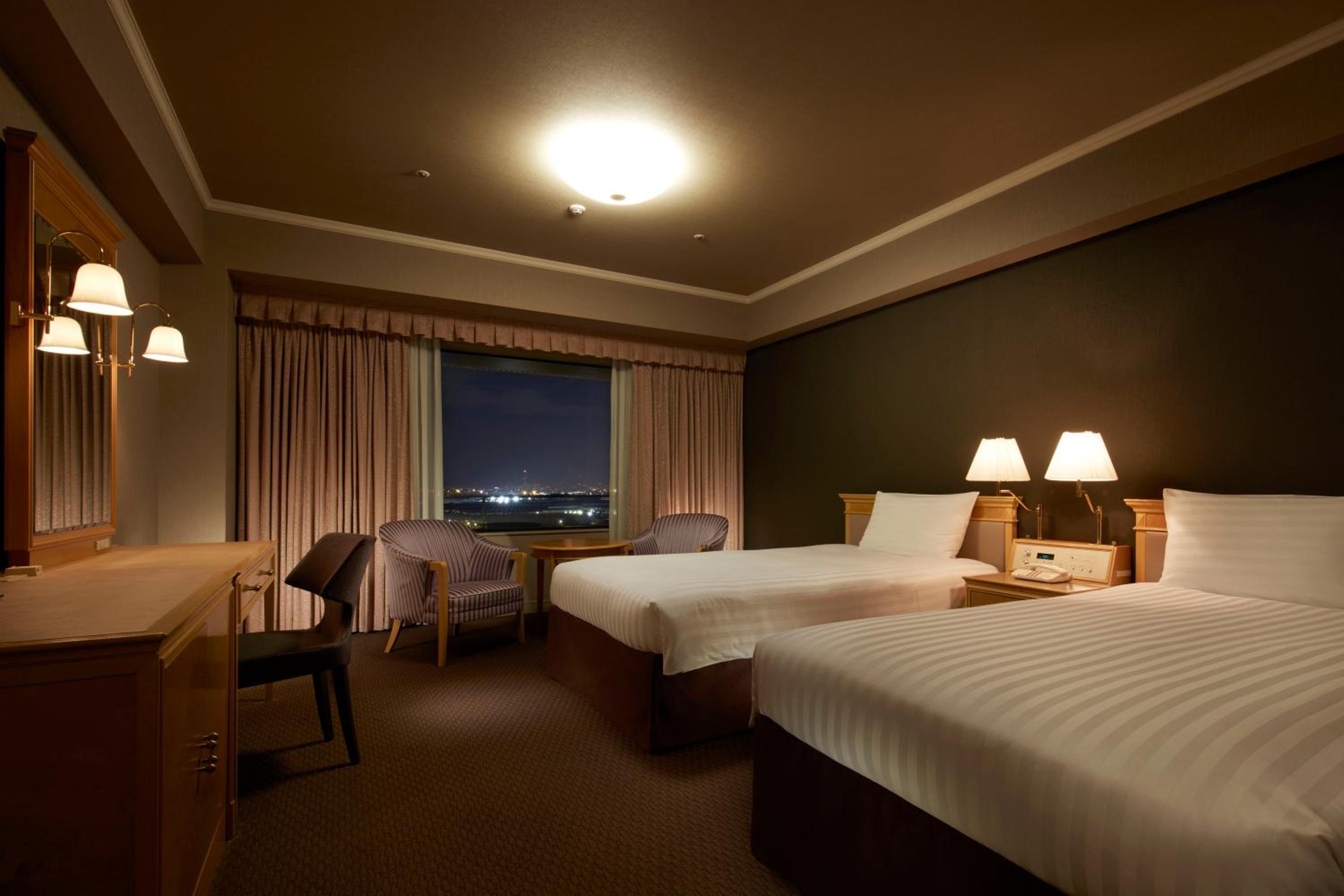 Superior Twin Room with Bayside View - Non-Smoking - Photo 4