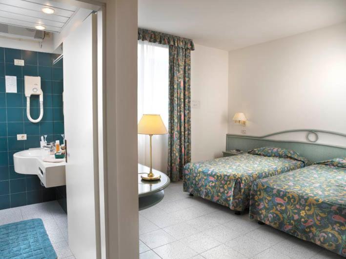 Double or Twin Room - Photo 1