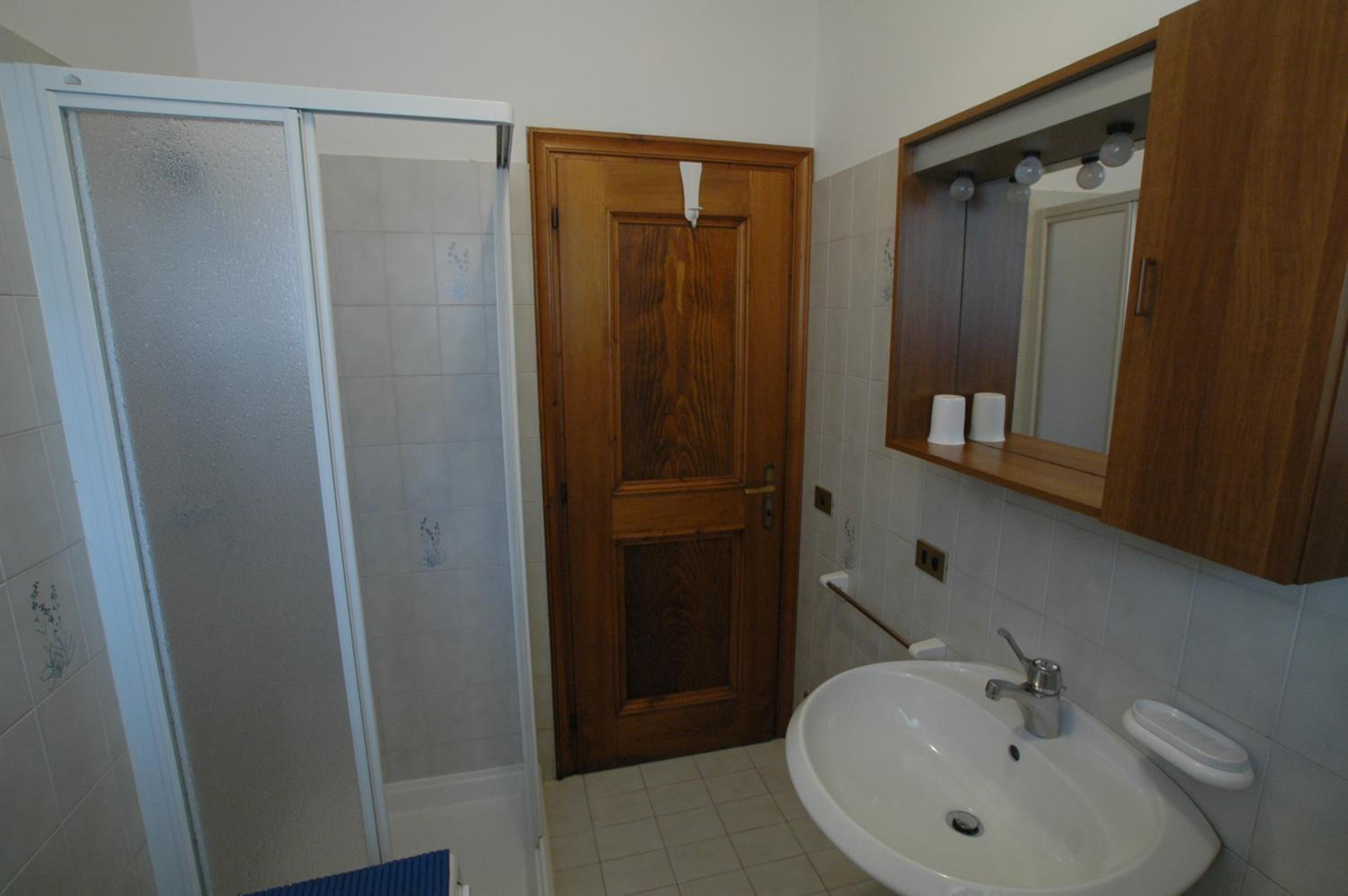 Two-Bedroom Apartment (6 Adults) photo 3