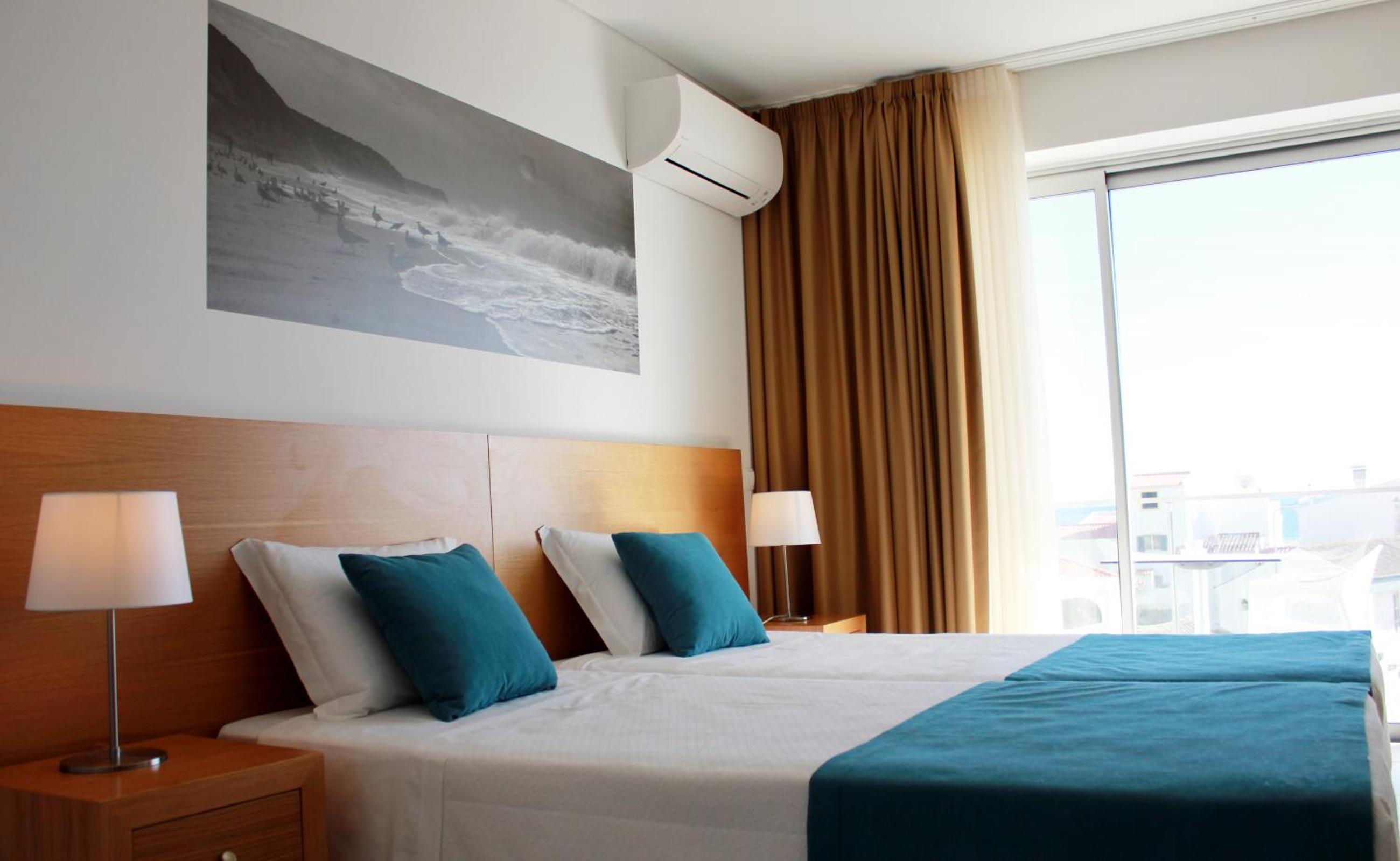 Standard Twin Room with Sea View