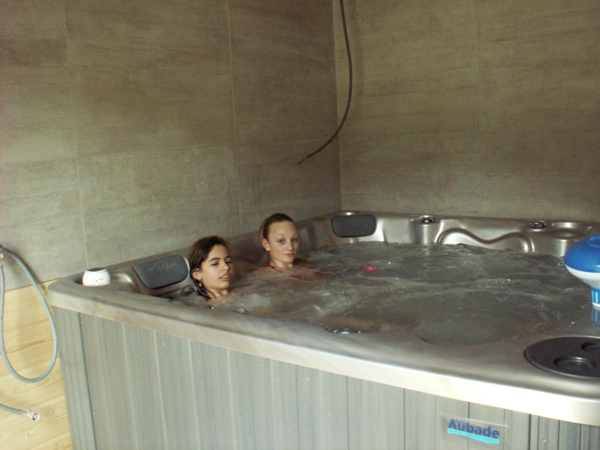 Double Room with Spa Bath - Photo 1