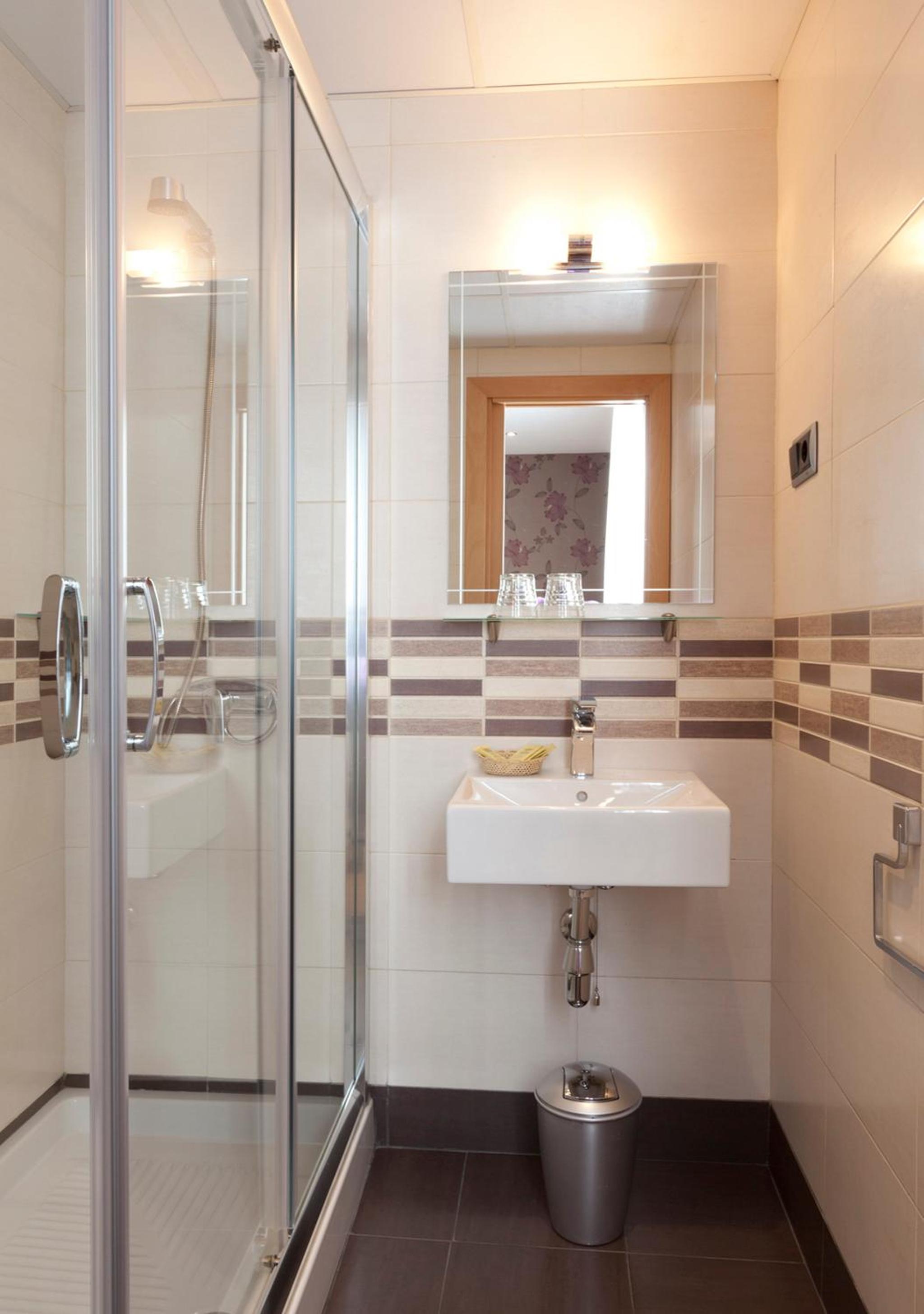 Double Room with Extra Bed (3 Adults) photo 2