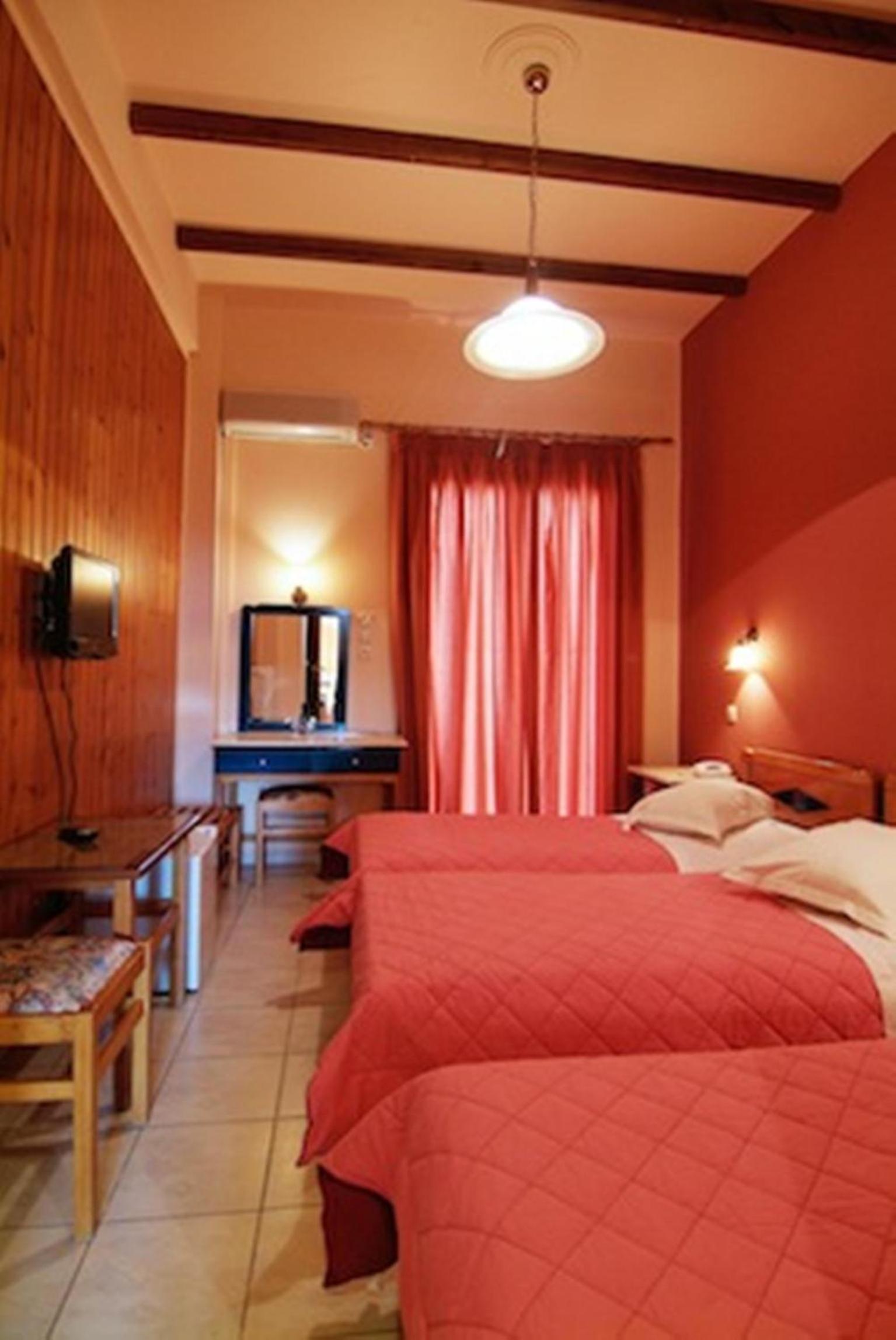 Triple Room with Main Street View