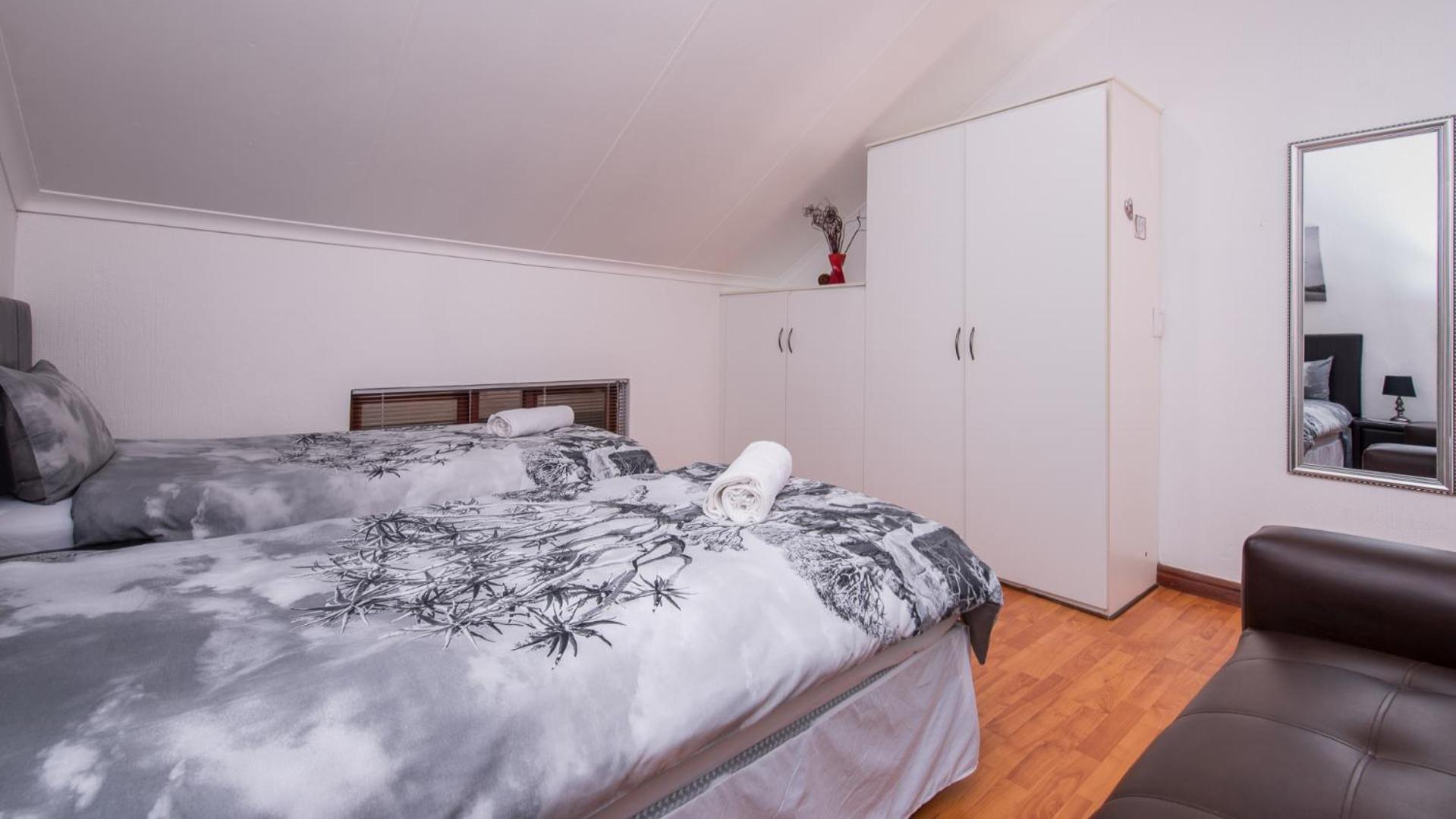 Apartment photo 2