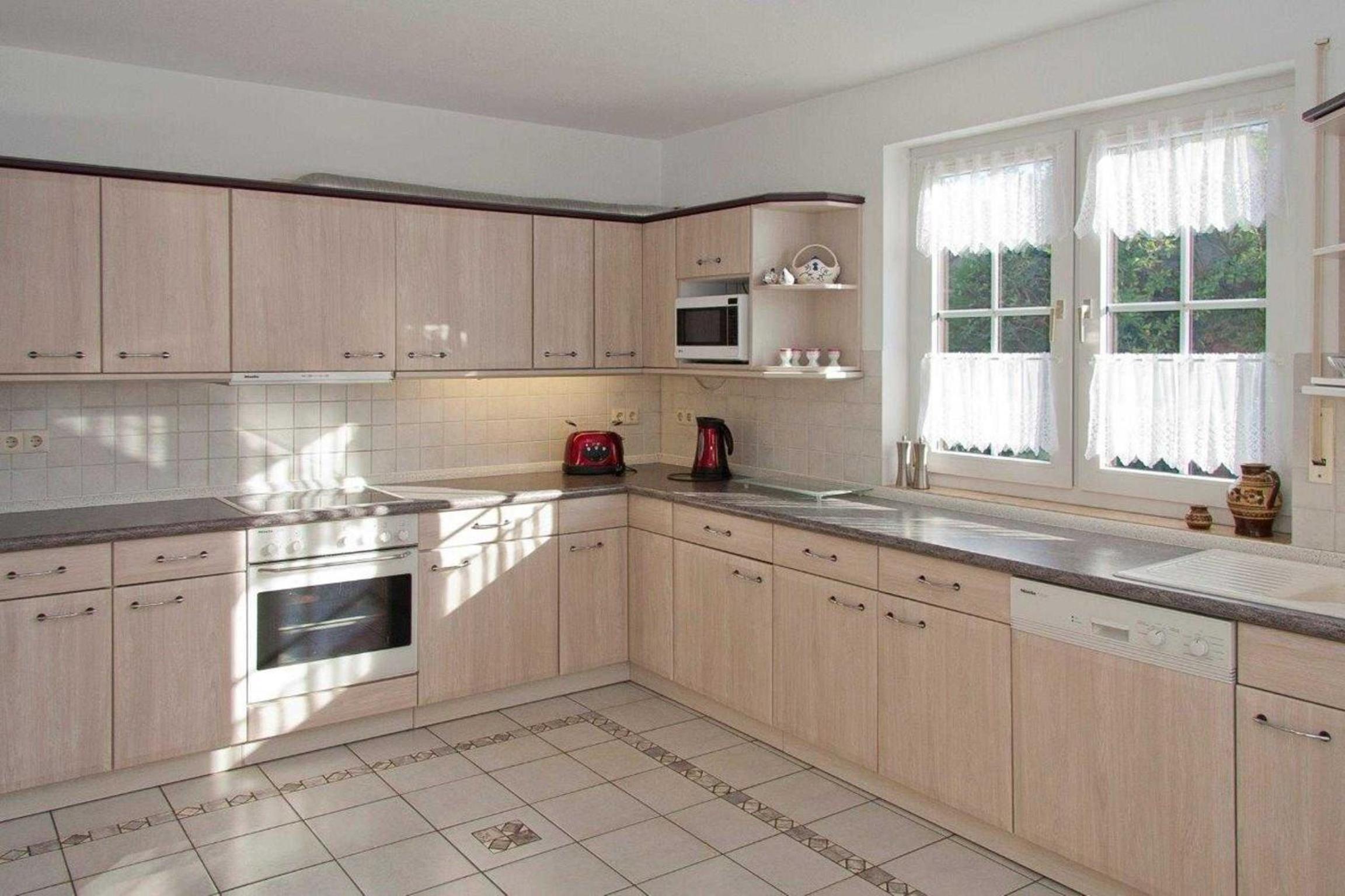 Three-Bedroom House photo 2
