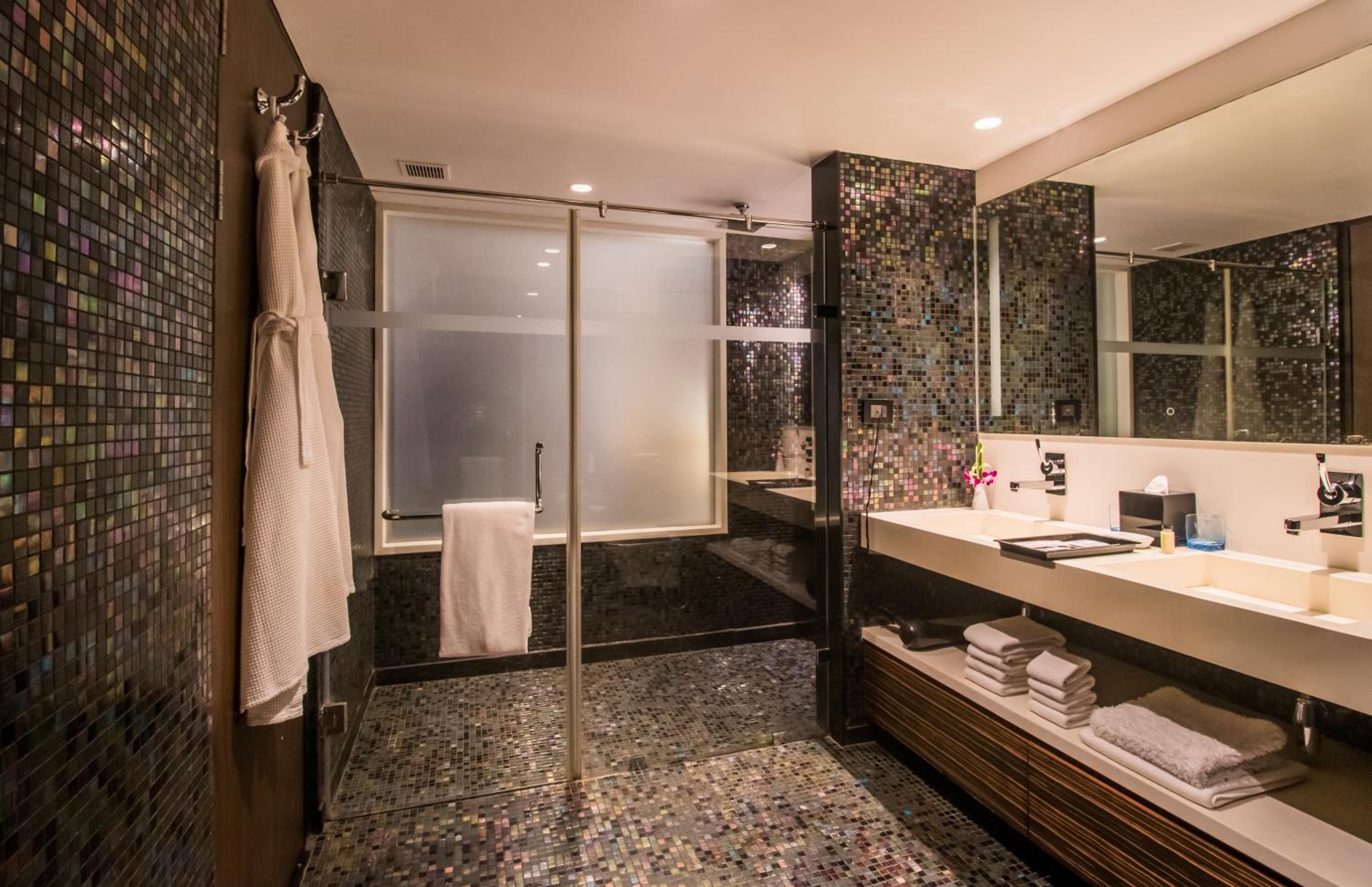 Superior Double Room Garden View (Contact-less Check in Available) – 10% Discount of Food & Beverages and SPA Superior Double Room Garden View (Contact-less Check in Available) – 10% Discount of Food & Beverages and SPA