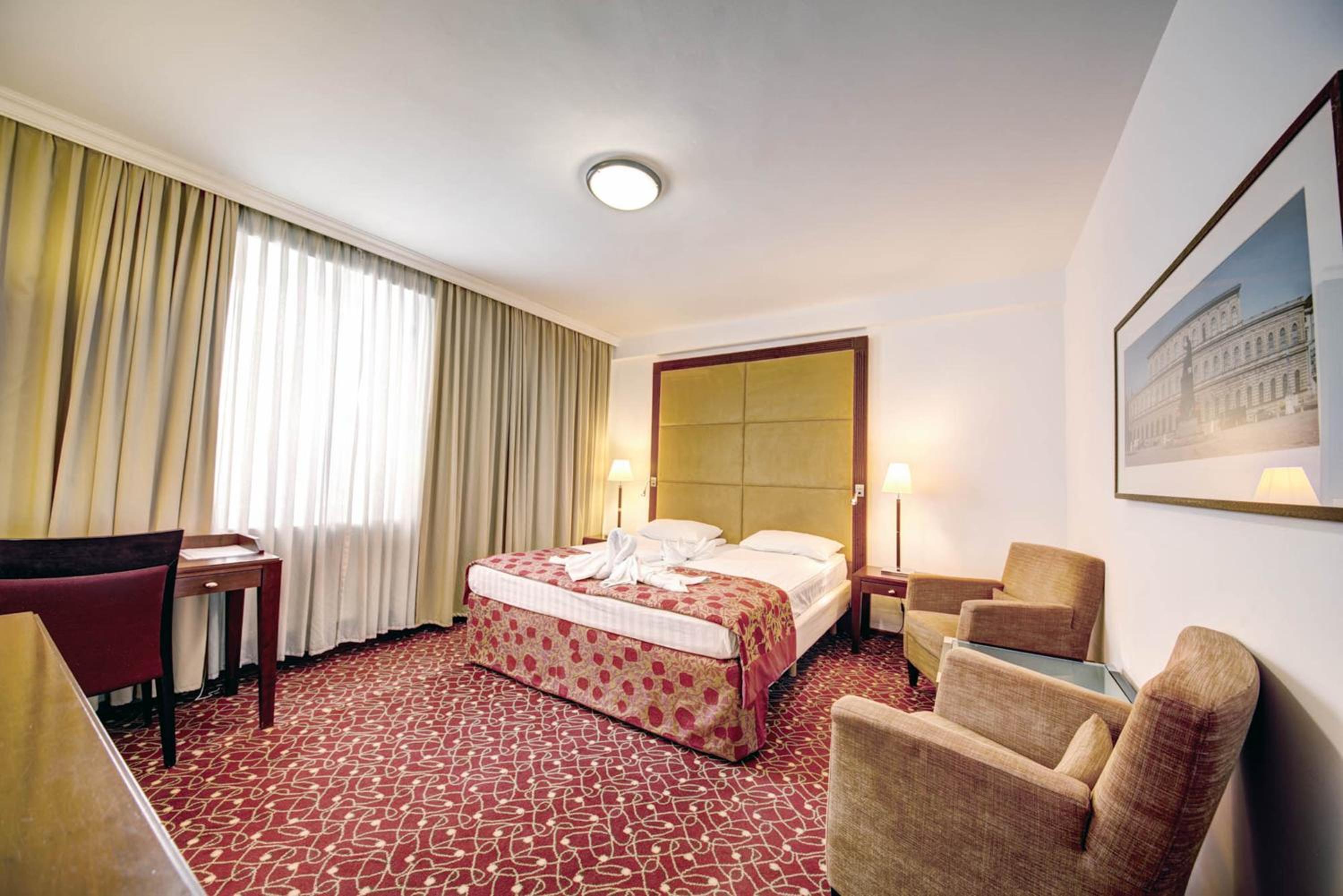 Double Room - Photo 9