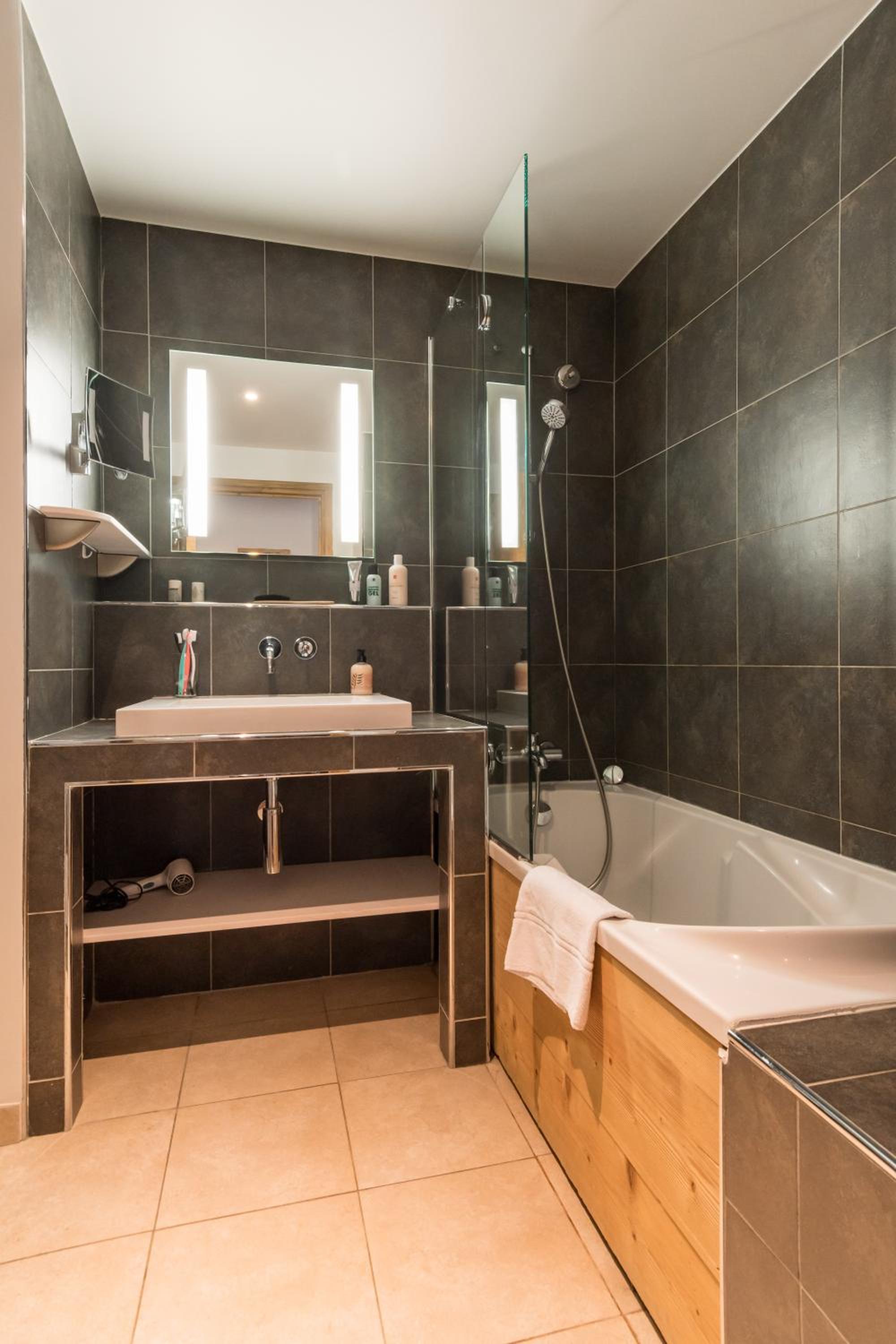 One-Bedroom Apartment (5 People) - Photo 5