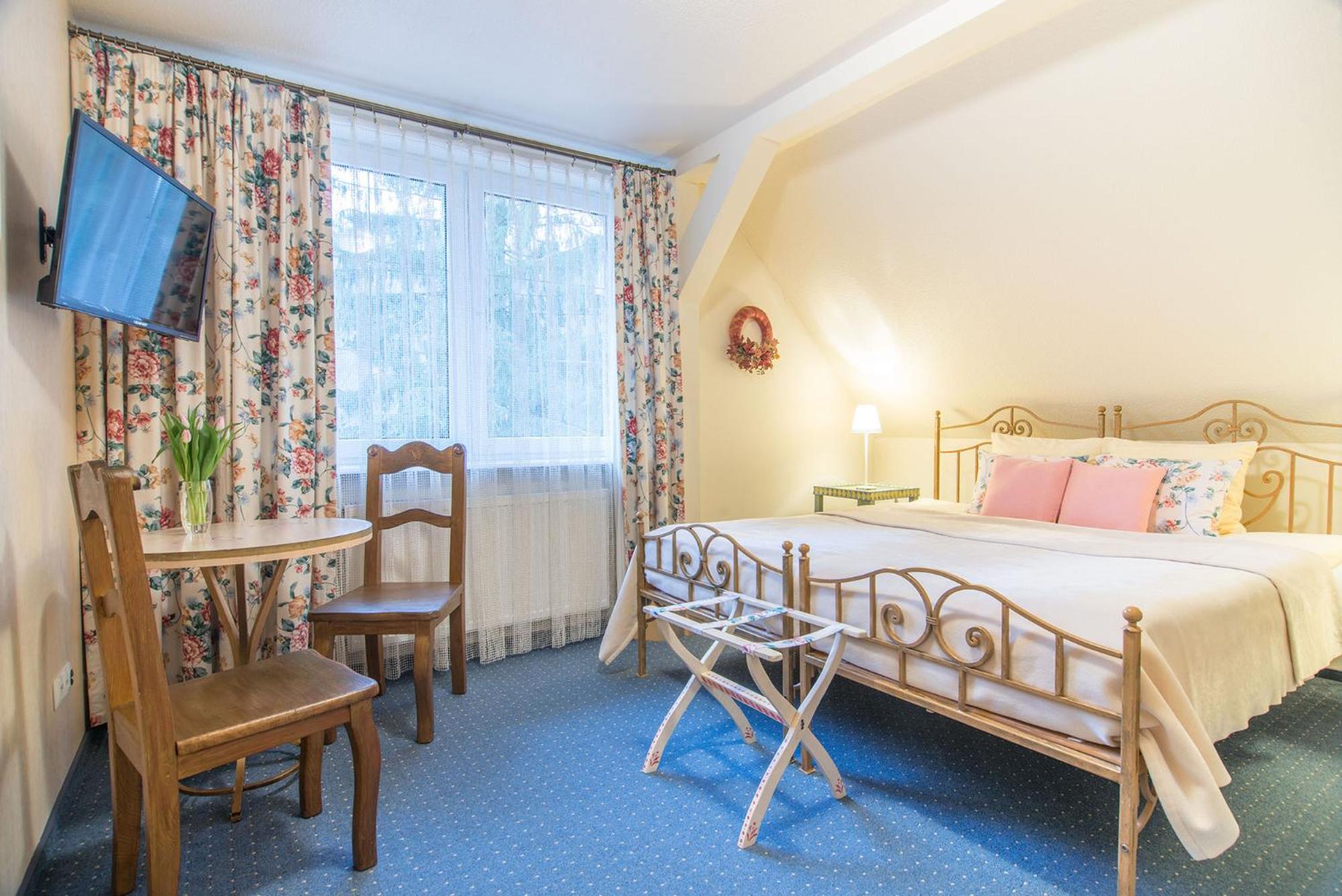 Deluxe Double Room - Photo 5