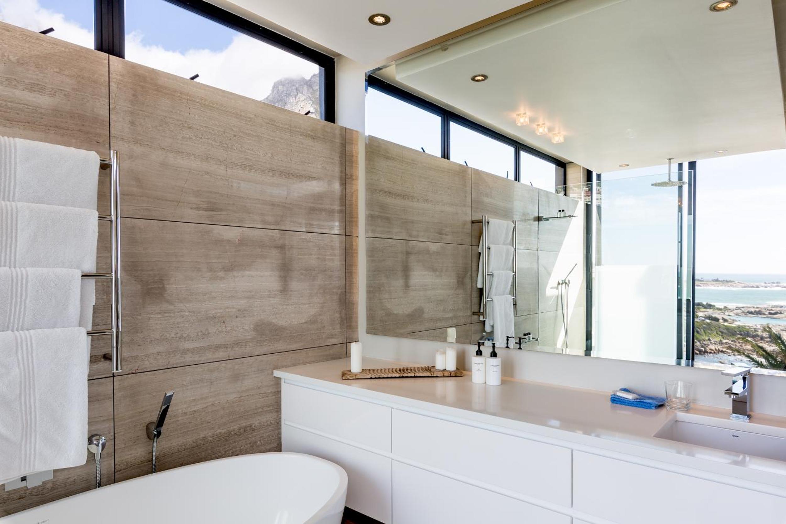 Penthouse Suite - Photo 7