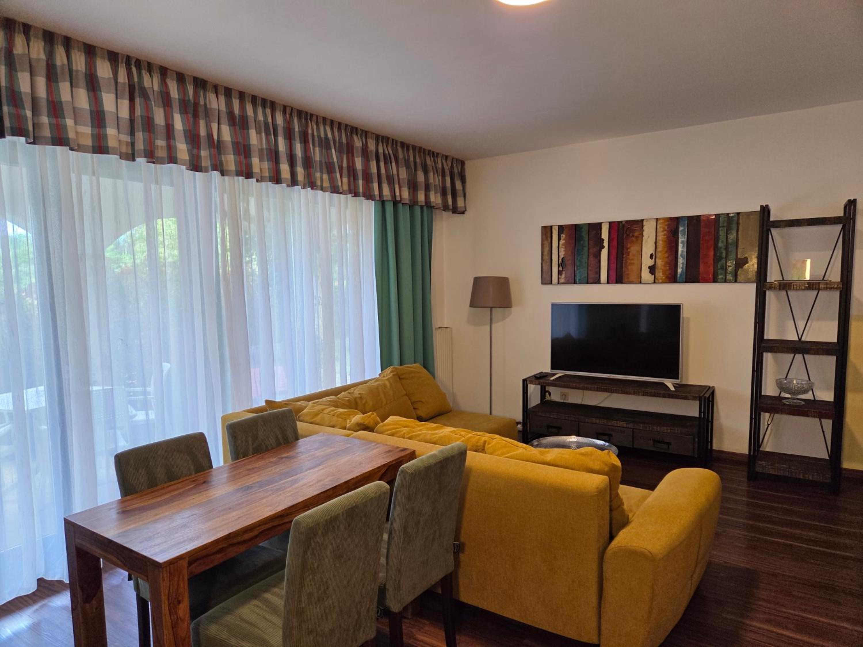 Apartment photo 2