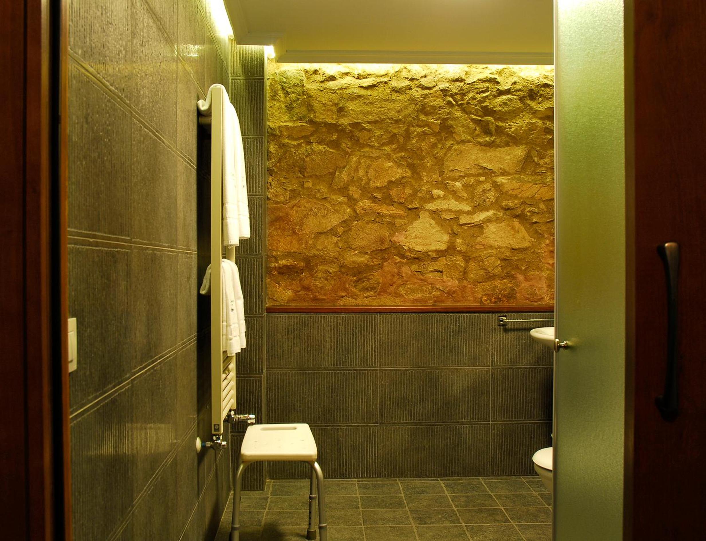 Suite (2 Adults) - Photo 23