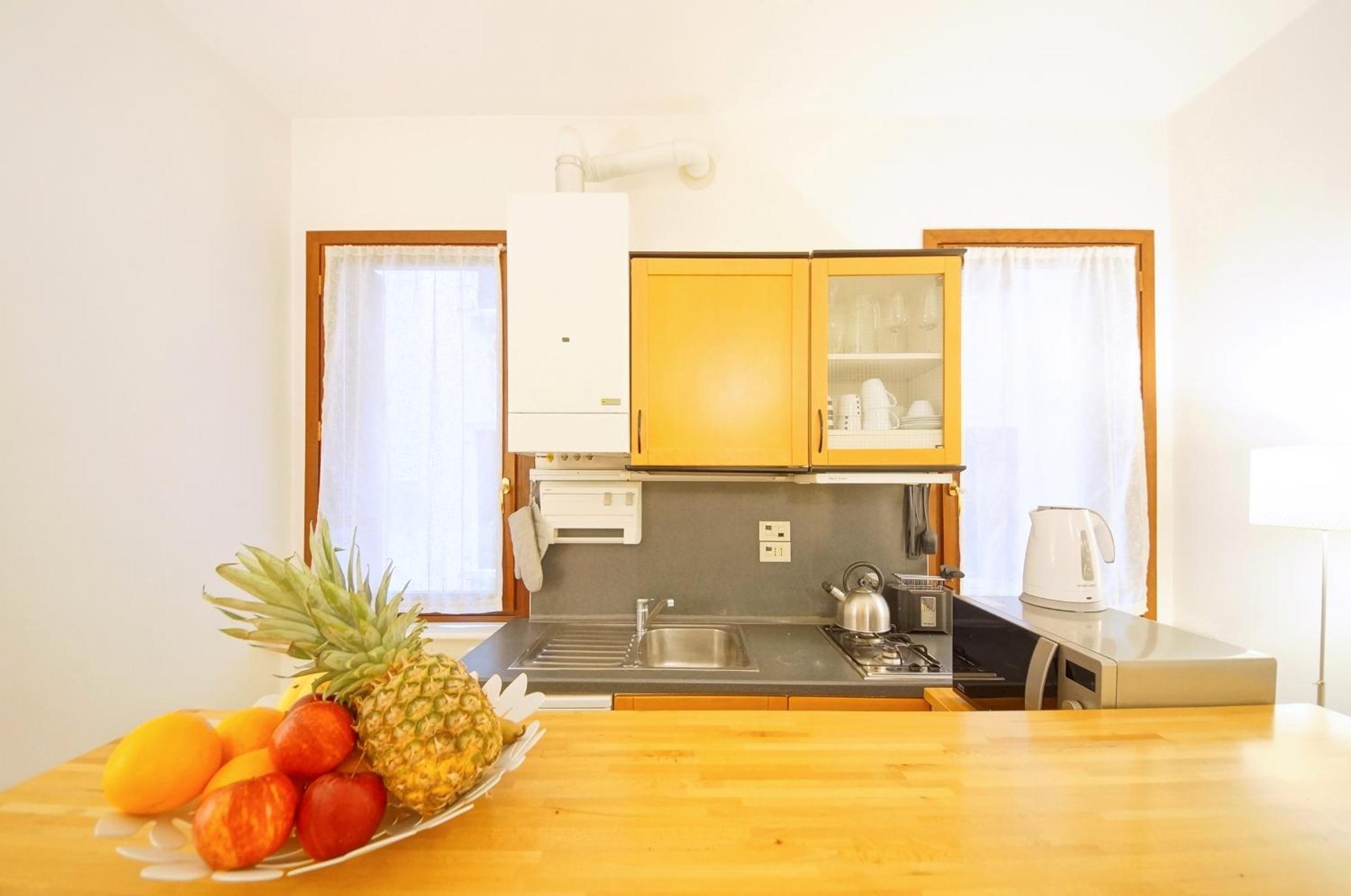 One-Bedroom Apartment photo 2