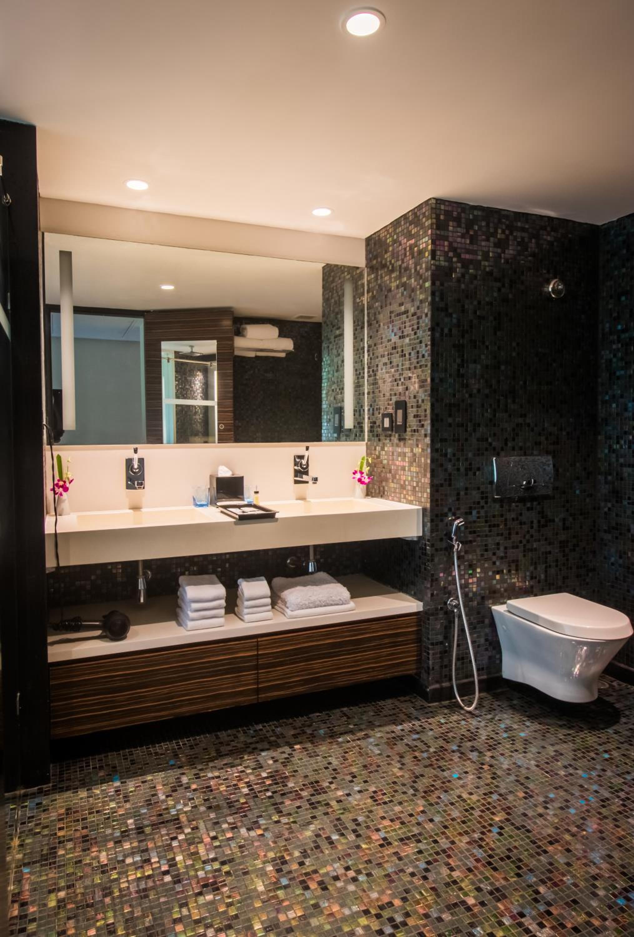 Supreme Partial Sea View Room (Contact-less Check in Available) – 10% Discount of Food & Beverages and SPA