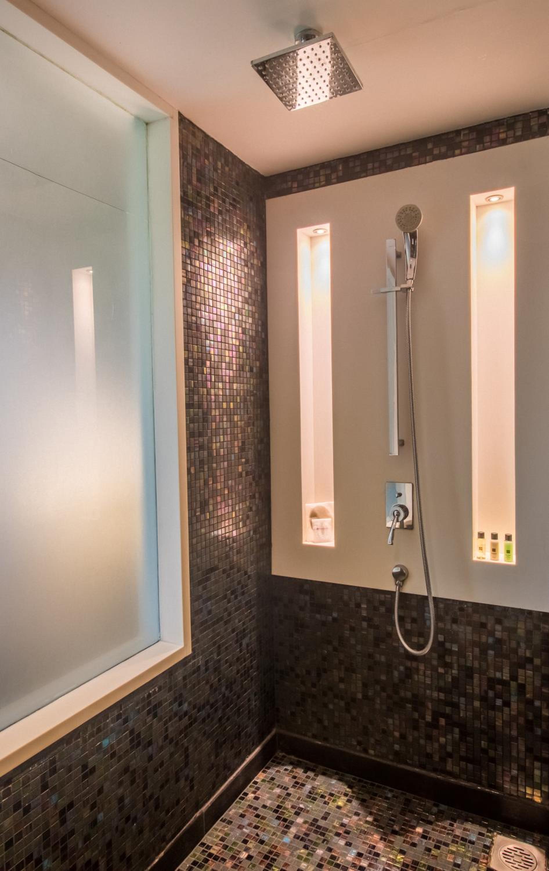Superior Double Room Garden View (Contact-less Check in Available) – 10% Discount of Food & Beverages and SPA Superior Double Room Garden View (Contact-less Check in Available) – 10% Discount of Food & Beverages and SPA
