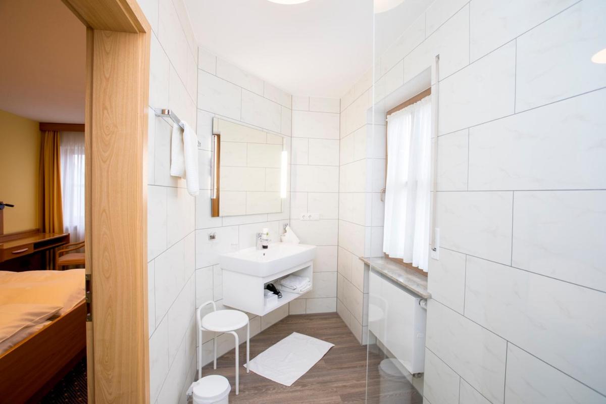Double Room - Photo 8