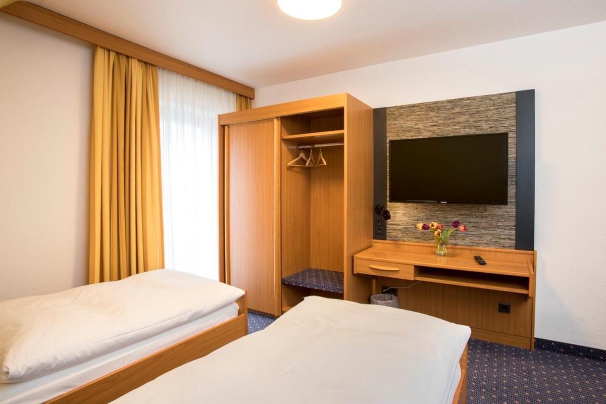 Double Room - Photo 5