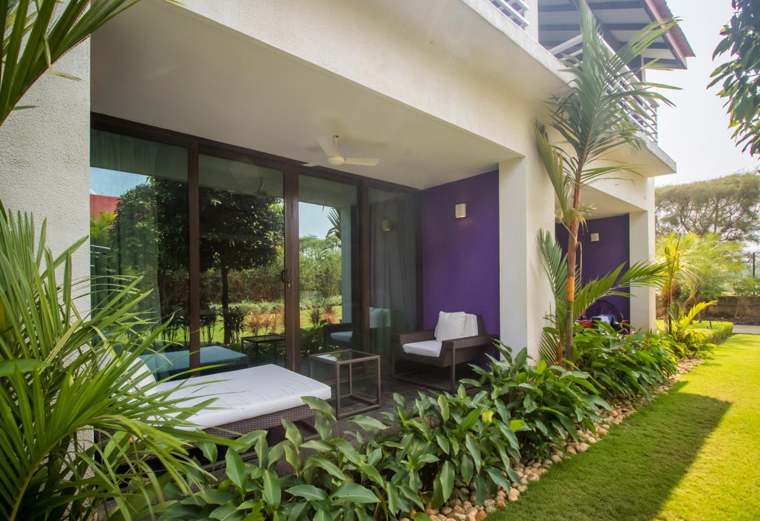 Superior Double Room Garden View (Contact-less Check in Available) – 10% Discount of Food & Beverages and SPA Superior Double Room Garden View (Contact-less Check in Available) – 10% Discount of Food & Beverages and SPA