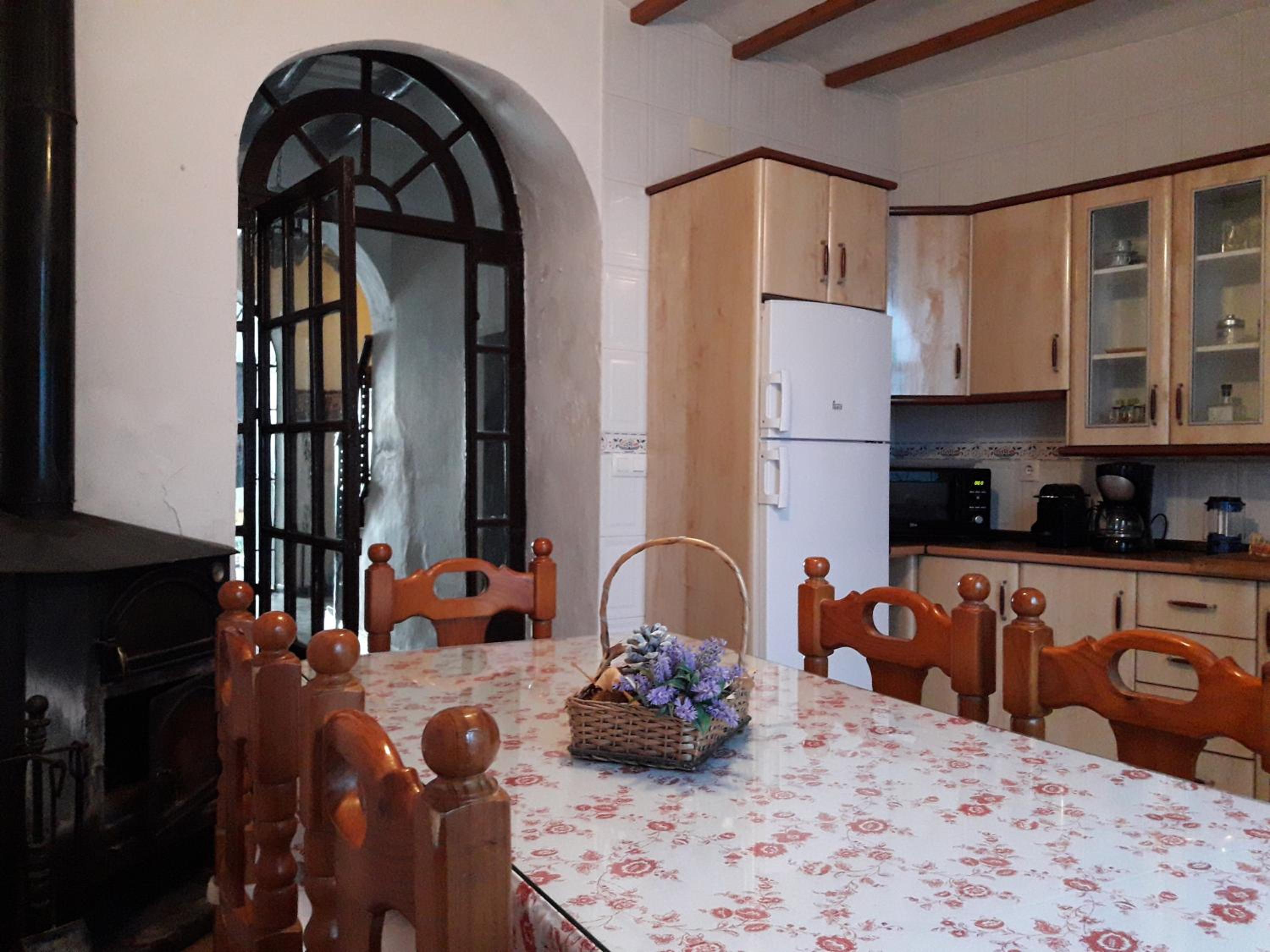 Three-Bedroom Townhouse - Photo 4