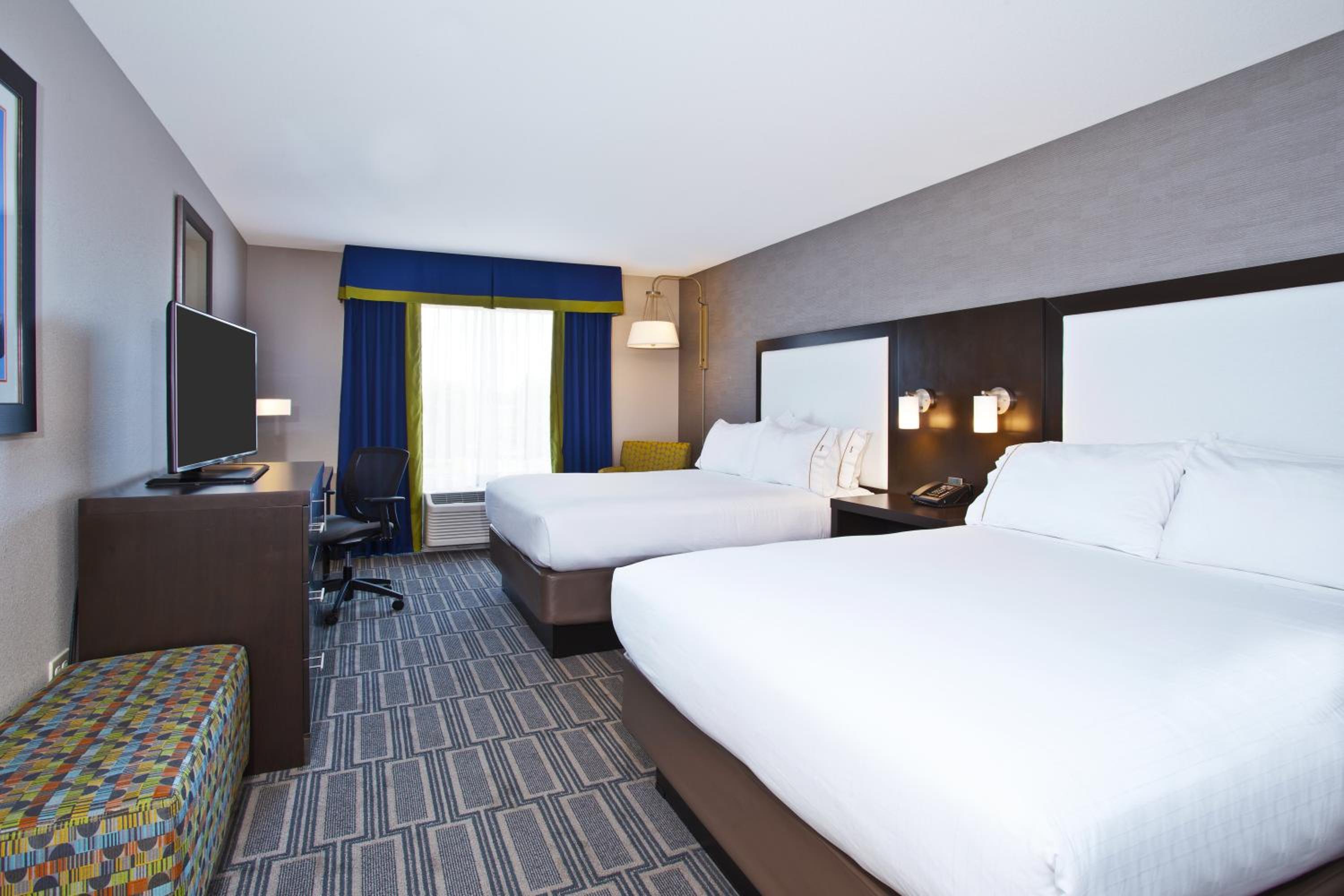Queen Room with Two Queen Beds - Hearing Accessible/Non-Smoking