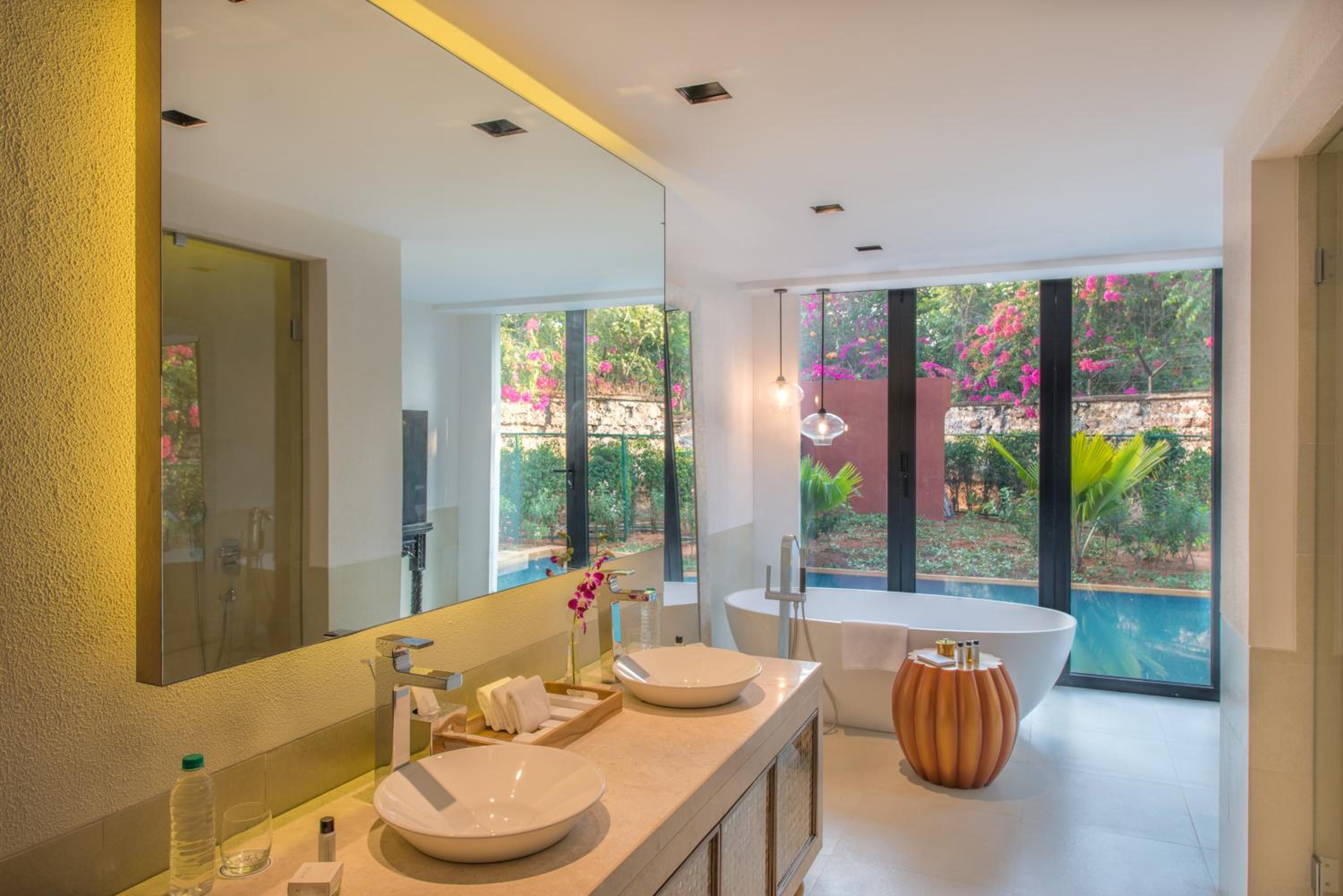 Premium Pool Villa with Private Pool - 20% discount on Spa & Laundry, Butler Service and All day breakfast (7 am to 7 pm) at La Concha - Photo 5