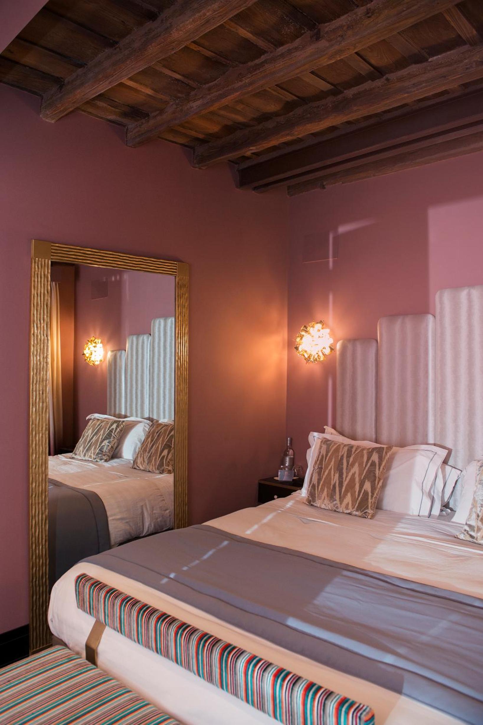 Small Double Room Smart photo 1