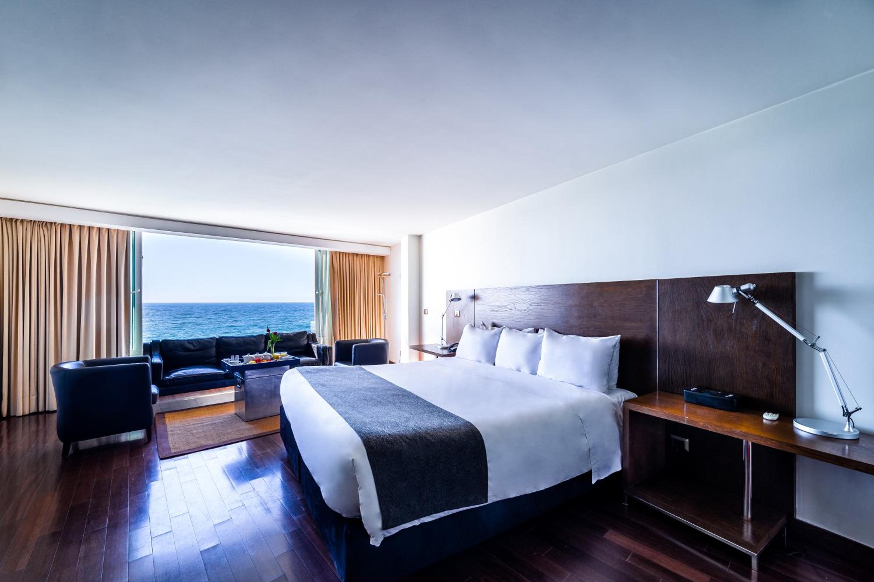 Business King Room