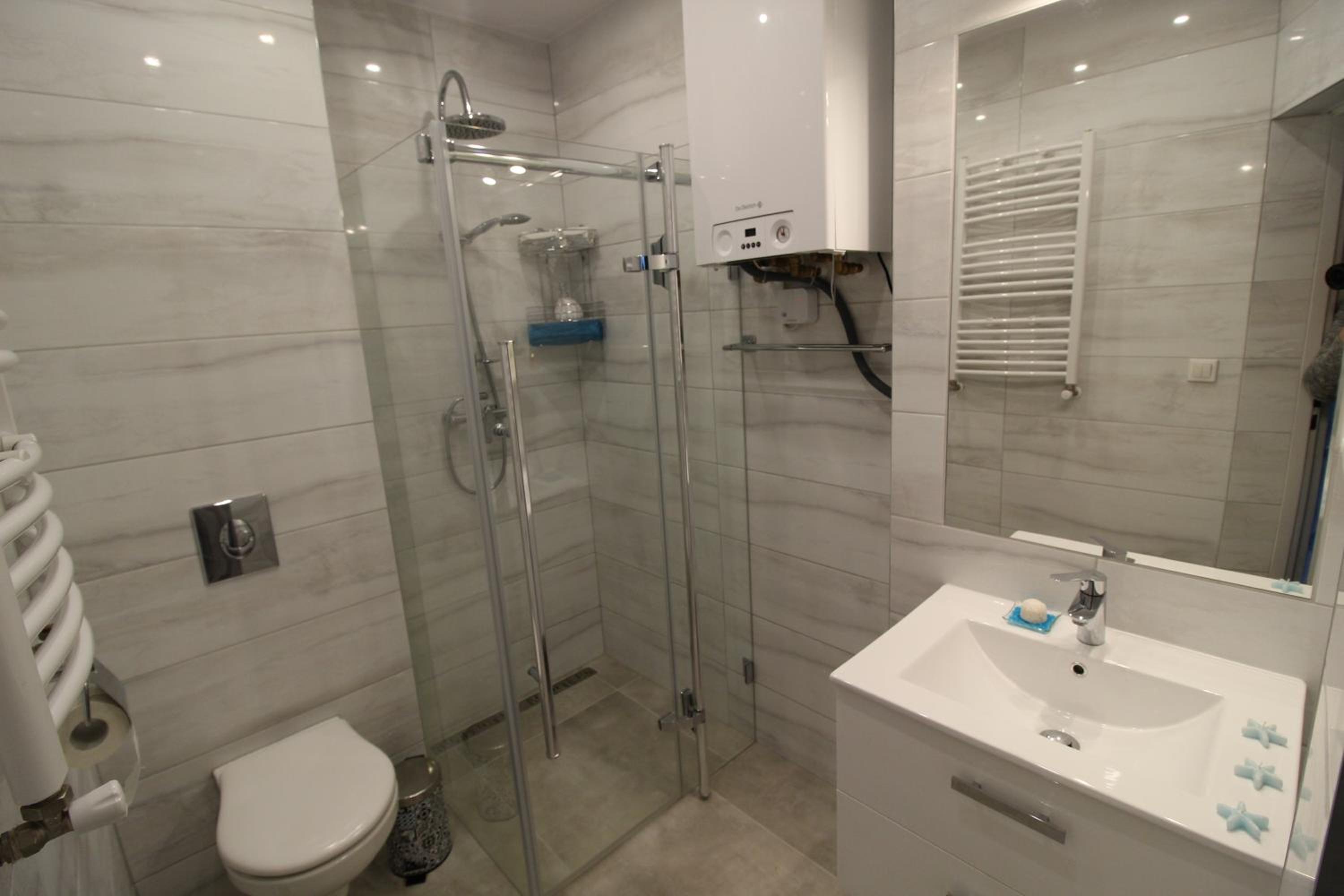 Apartment - Photo 2