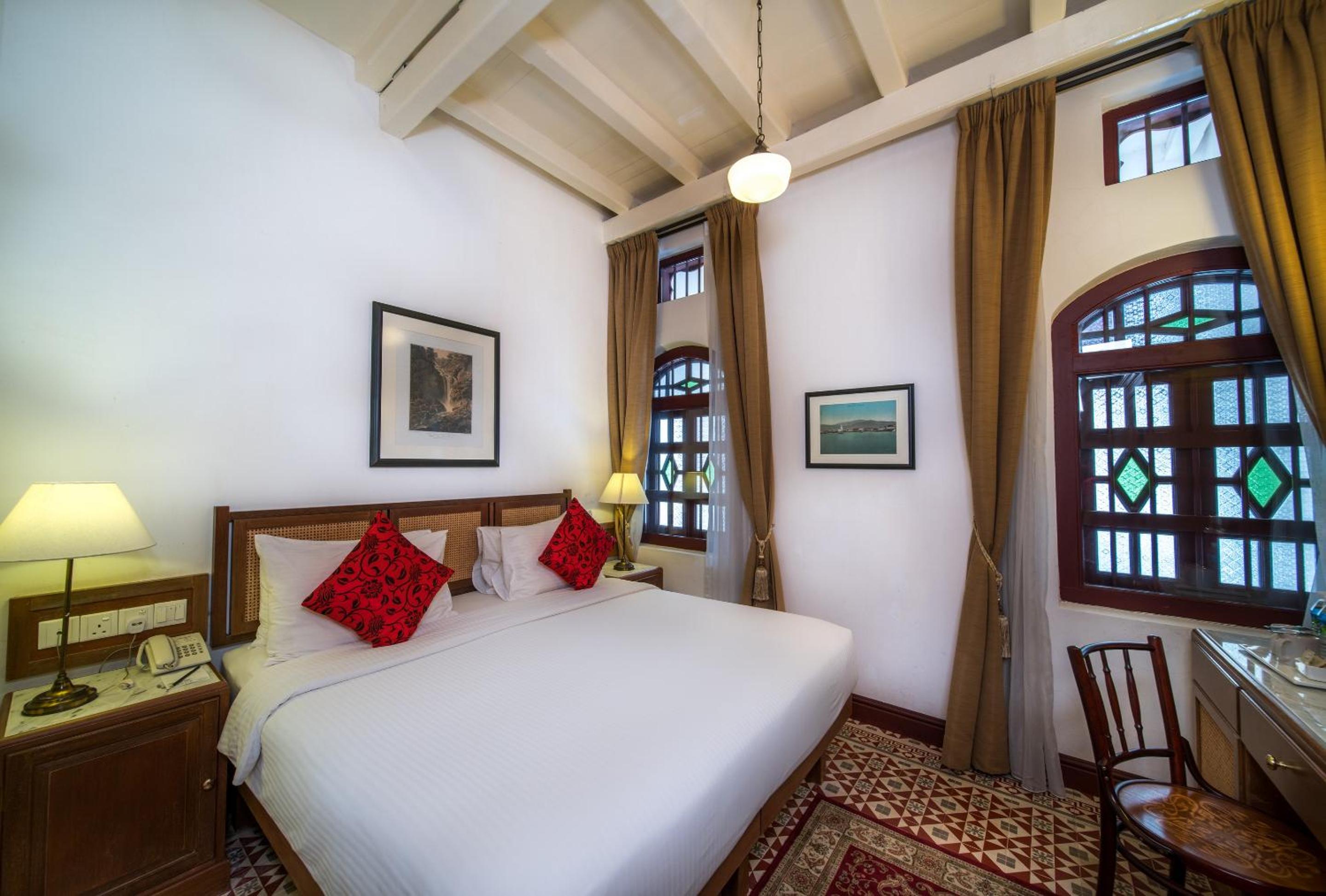 Standard King Room photo 2