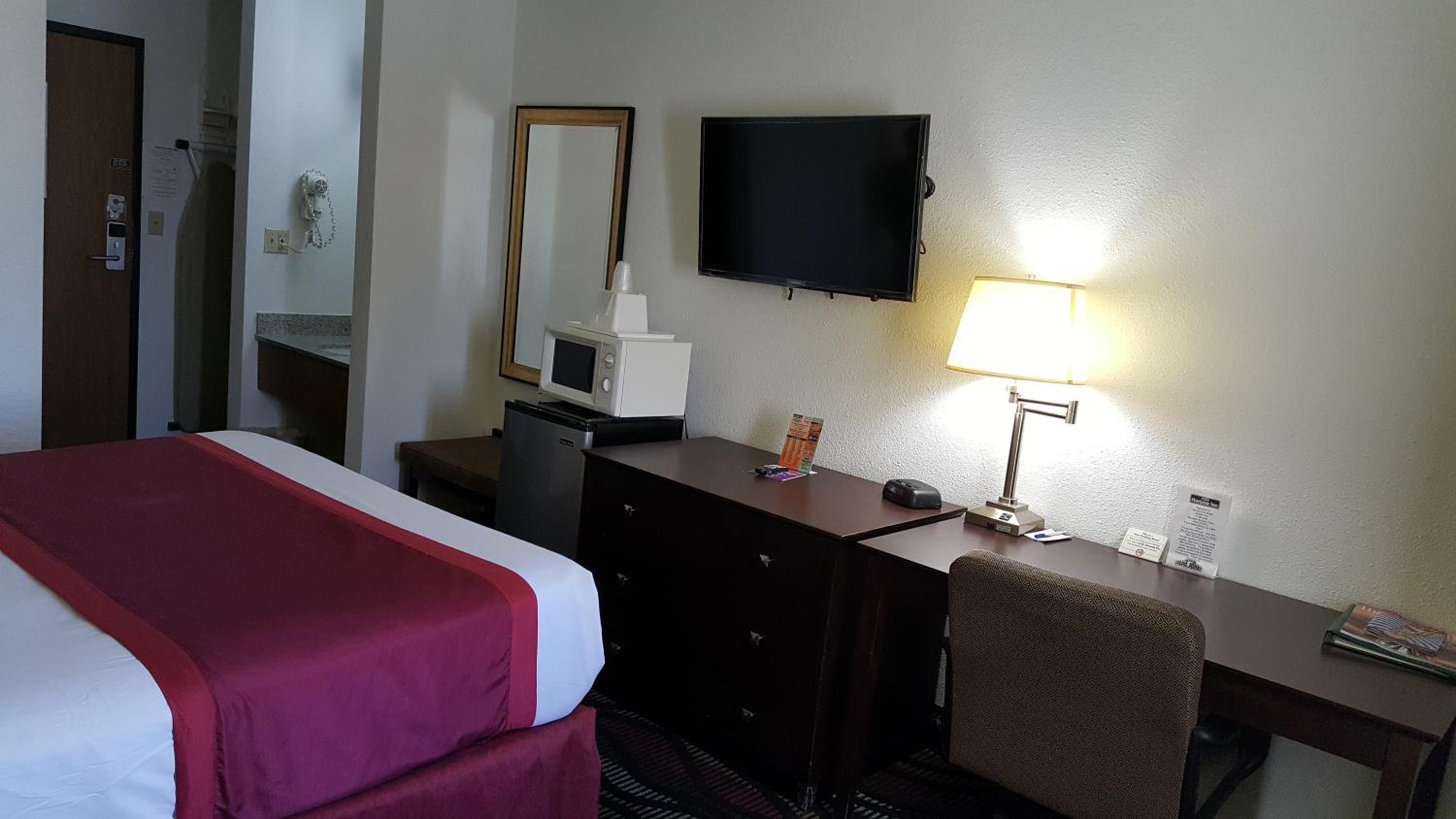 Queen Room - Photo 3