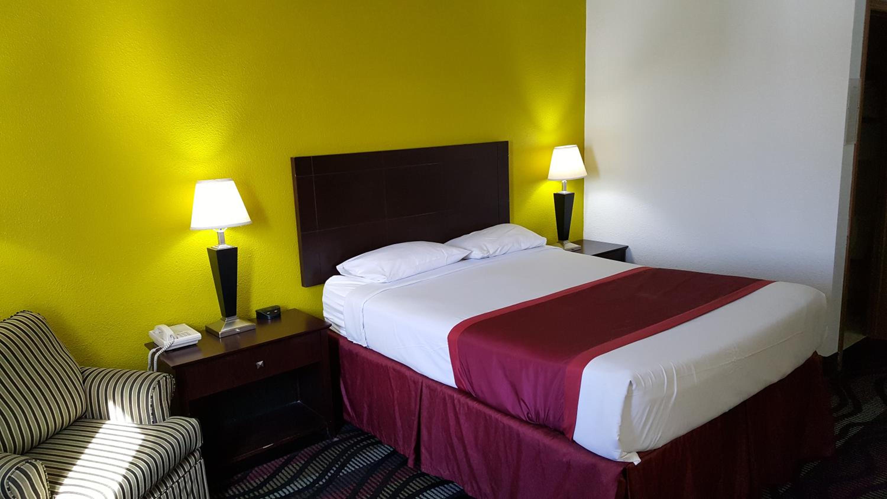 Queen Room - Photo 4