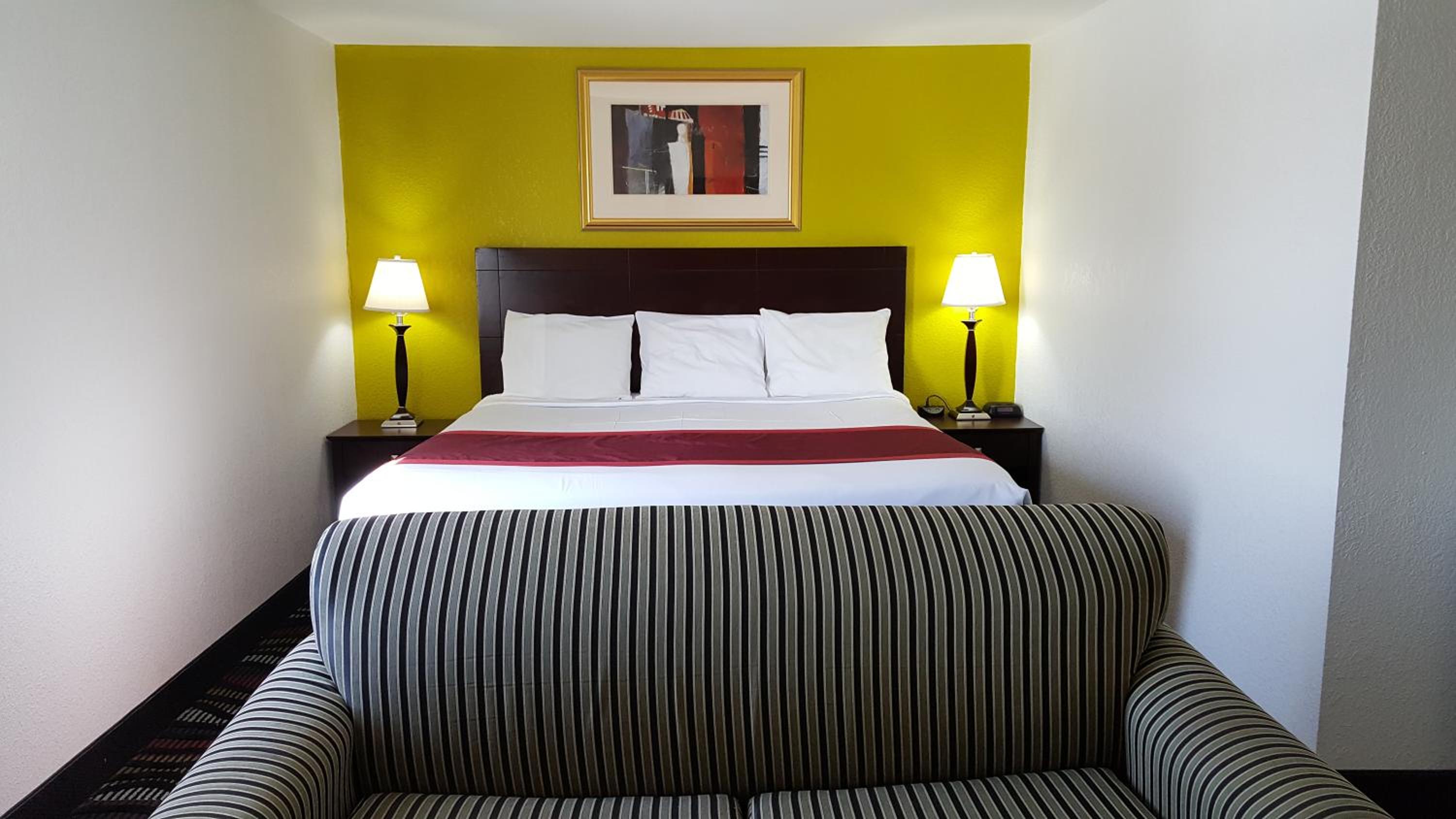 King Suite - Photo 1