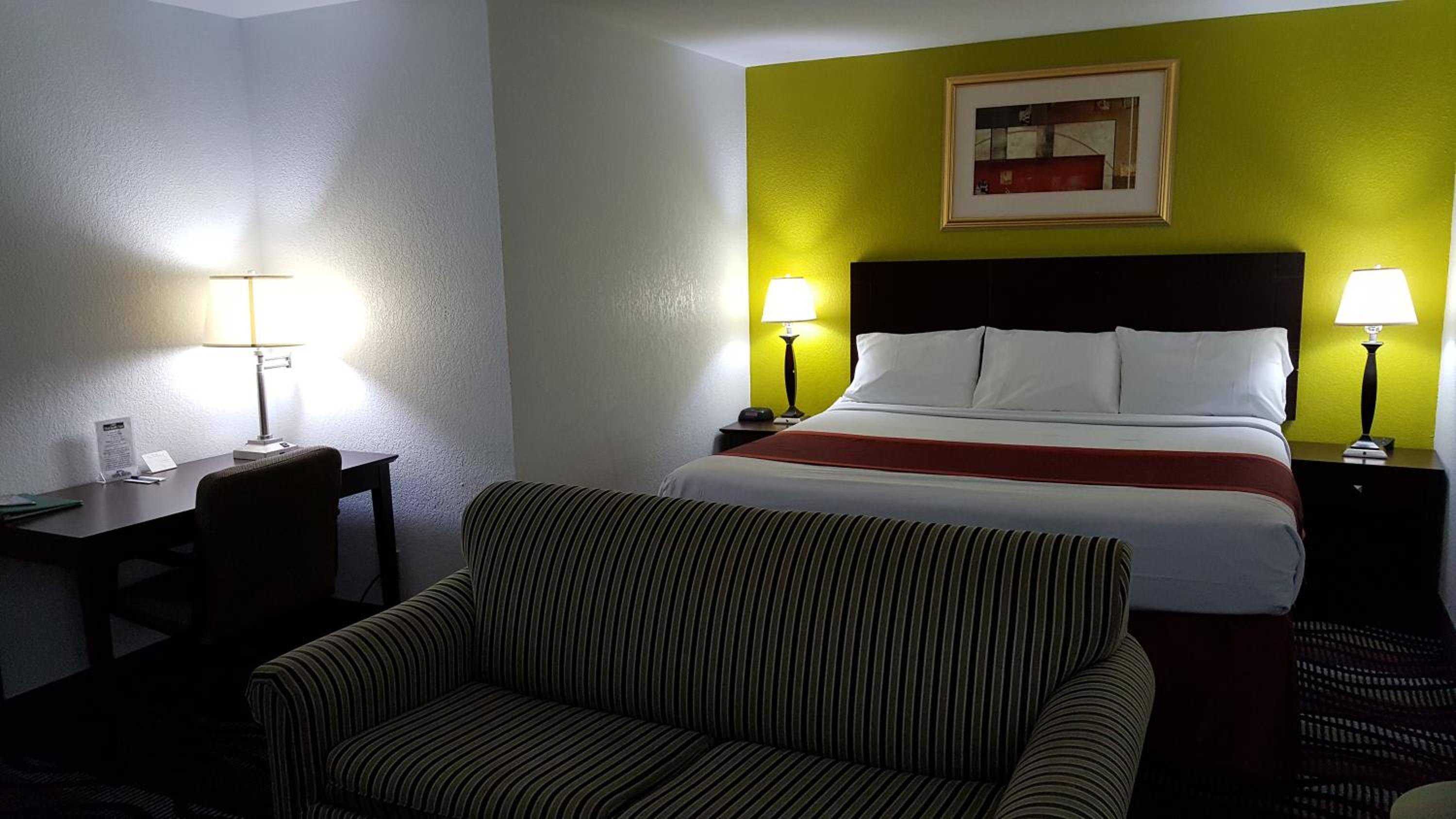 King Suite - Photo 2