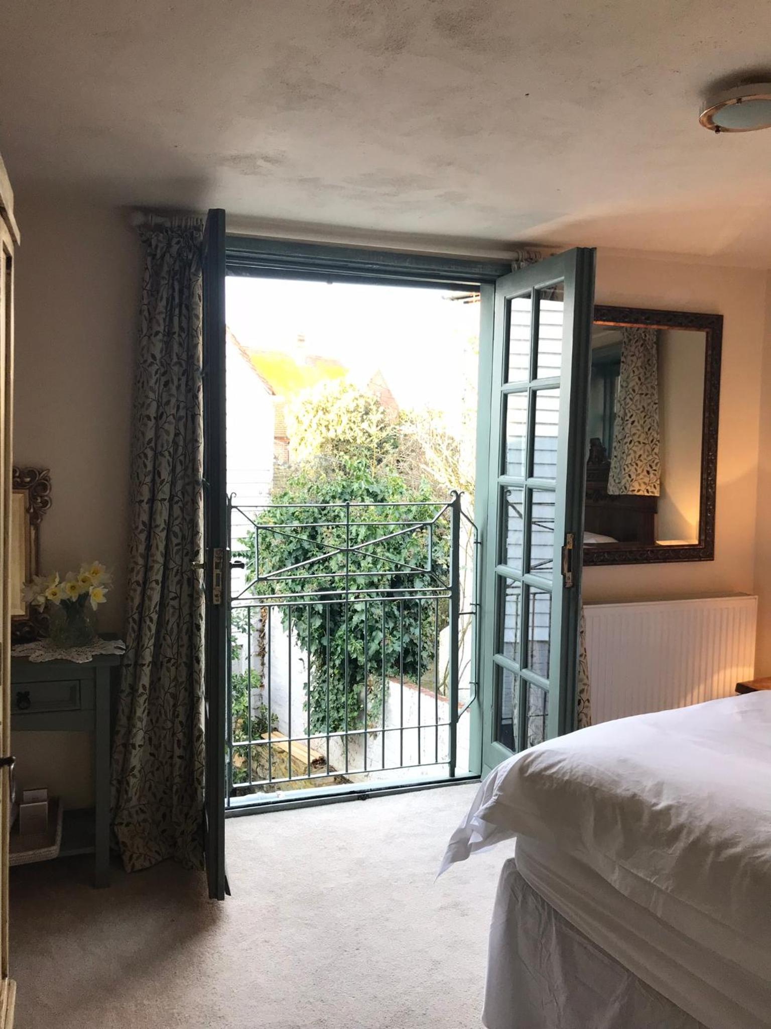 Deluxe Double Room photo 3