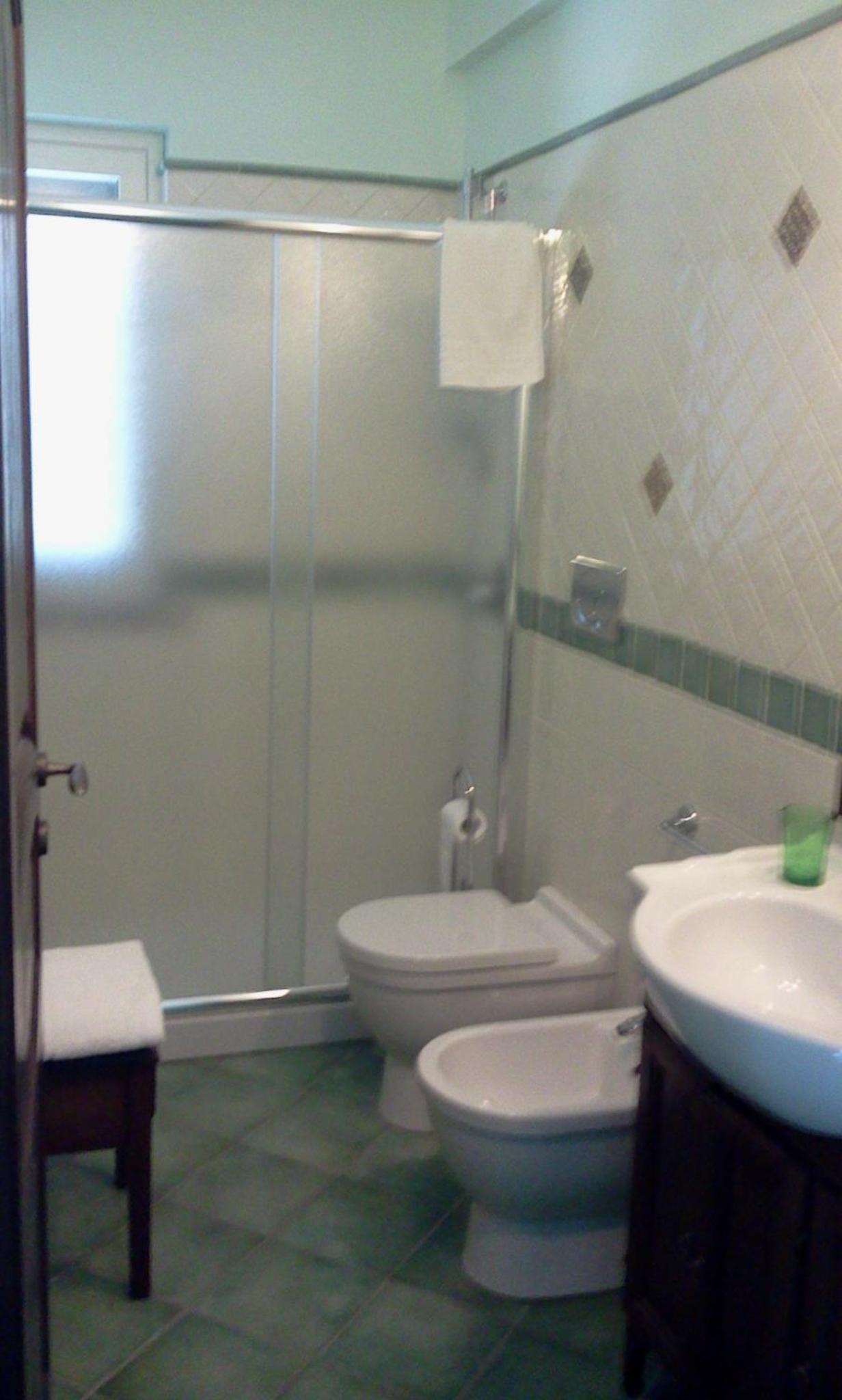 Double Room - Photo 8