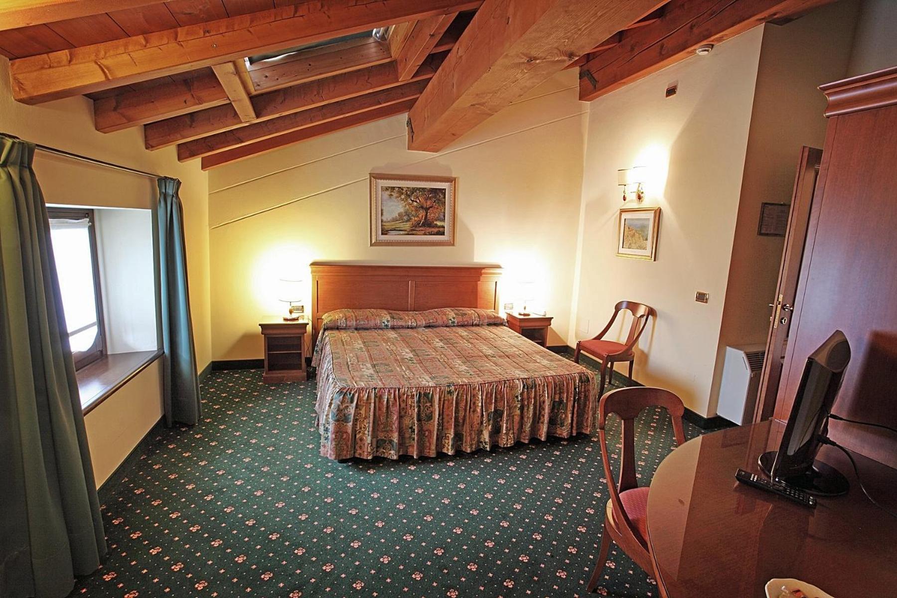 Double Room with Extra Bed photo 3