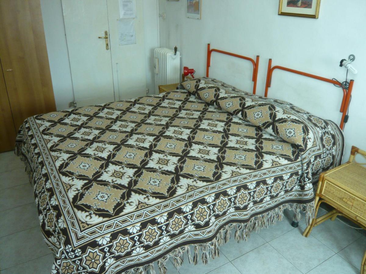 Classic Double Room with Shared Bathroom