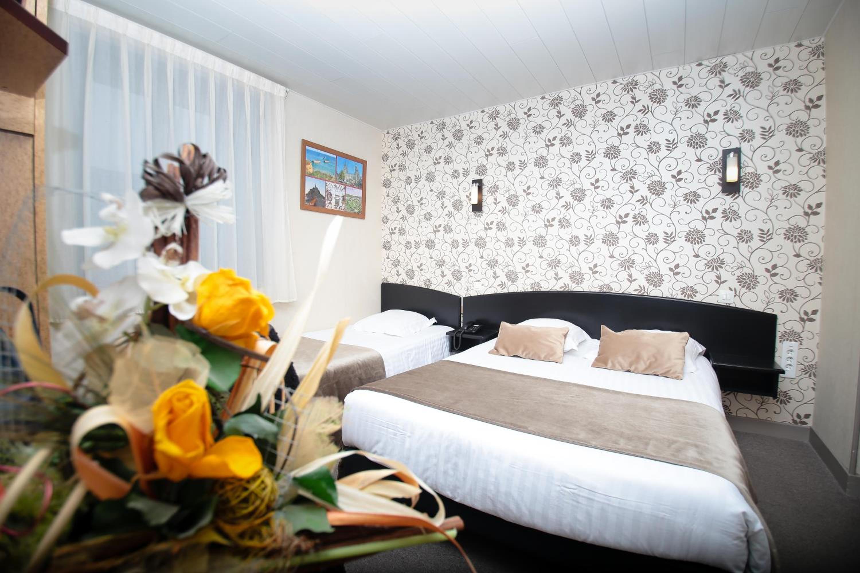 Double Queen Room - Photo 8