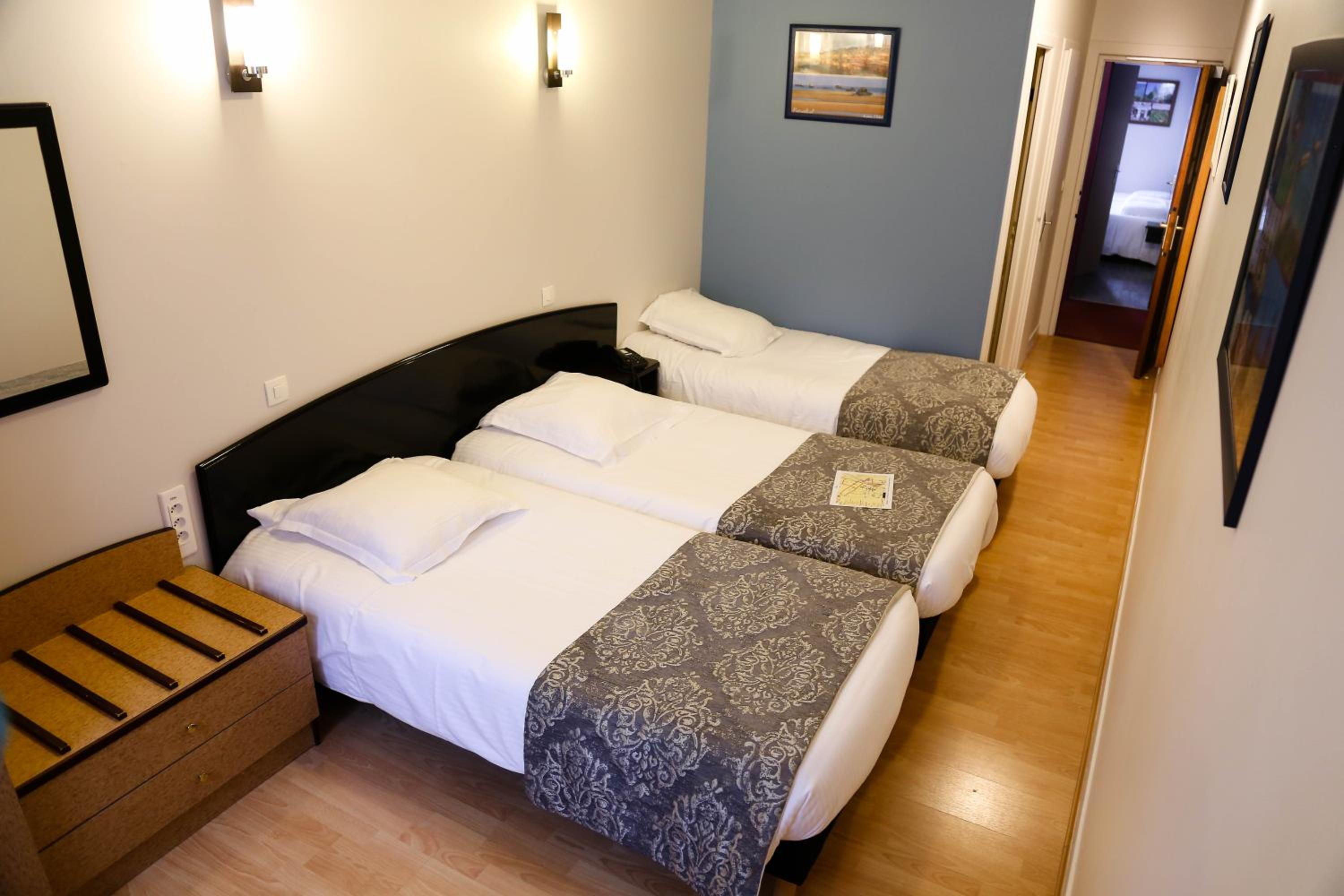 Triple Room (3 Adults) photo 3