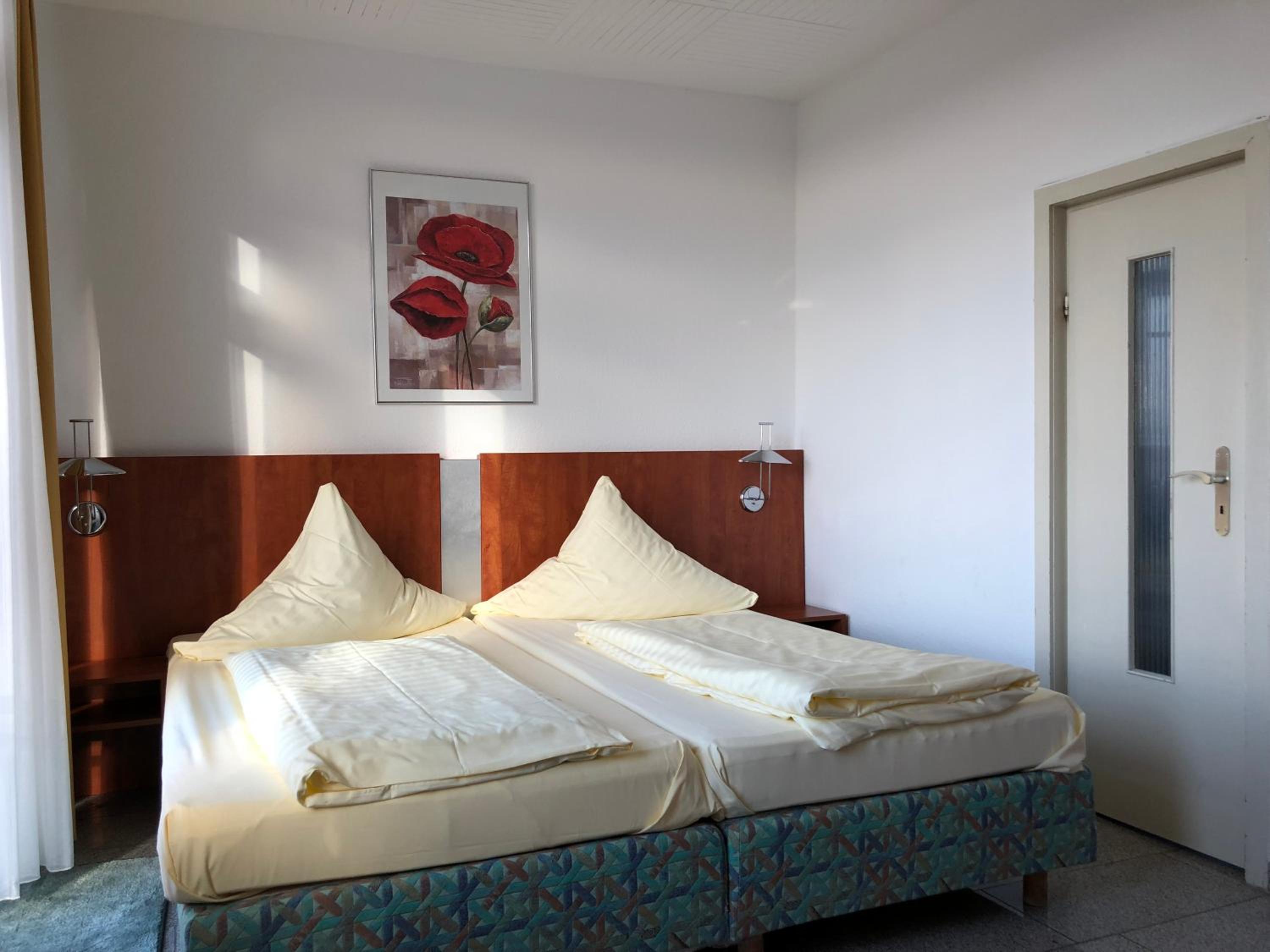 Double Room - Photo 9