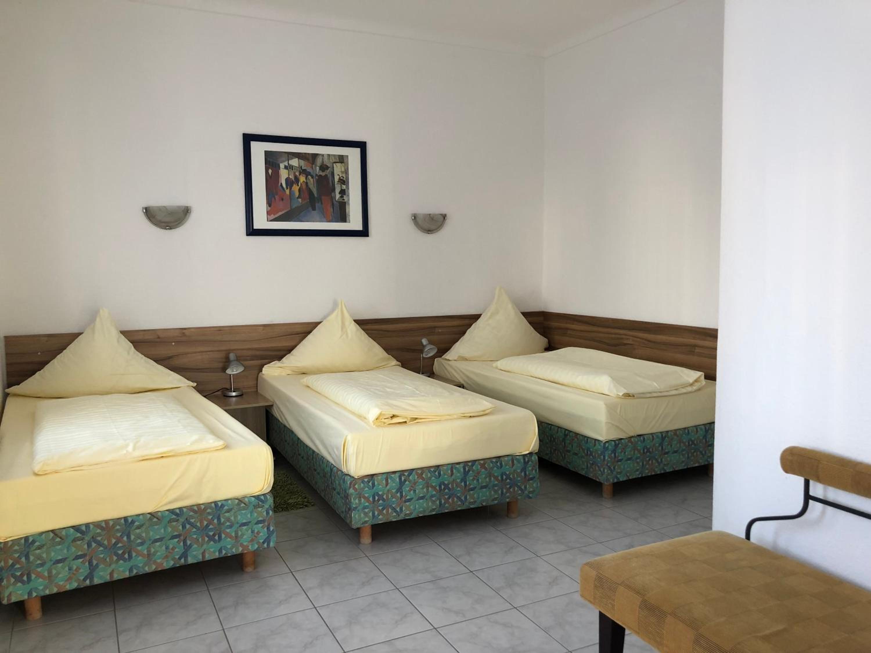 Triple Room - Photo 7